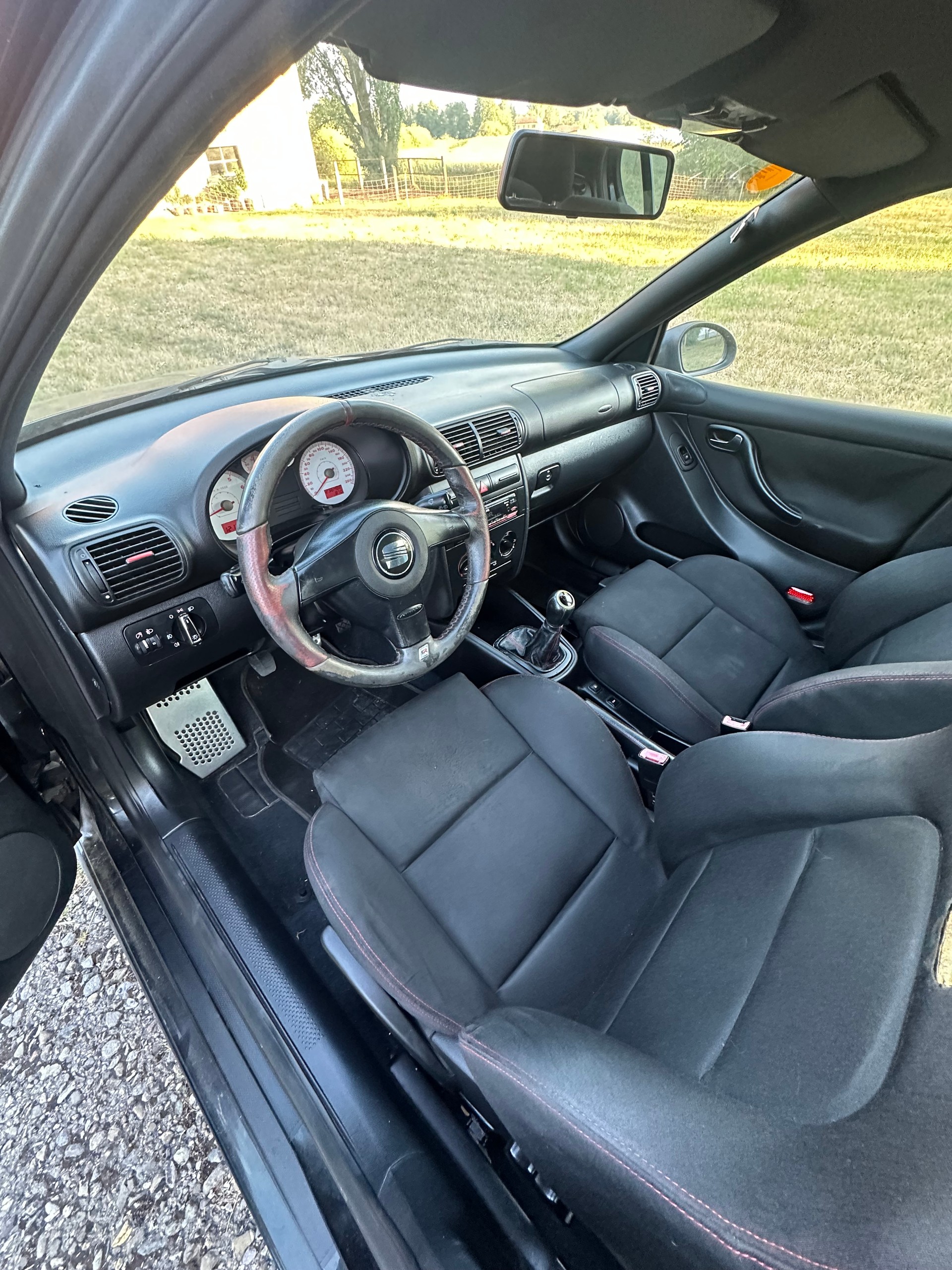 SEAT Leon 1.8 T Cupra R-image-4