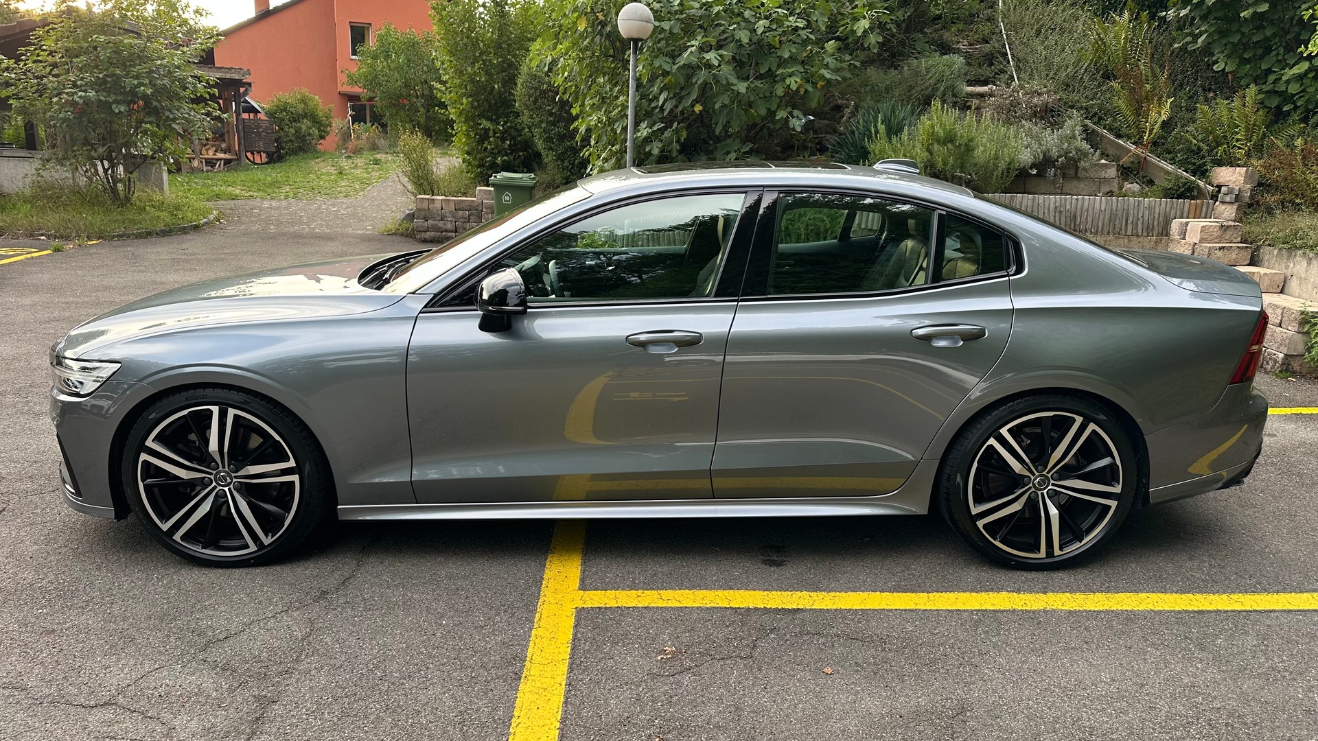 VOLVO 2.0 T6 R-Design AWD-image-1