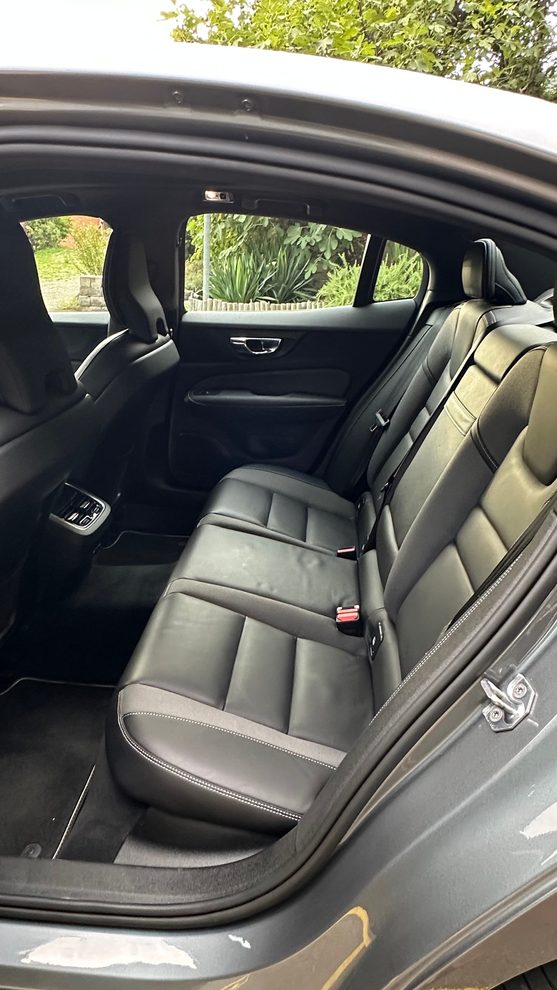 VOLVO 2.0 T6 R-Design AWD-image-7