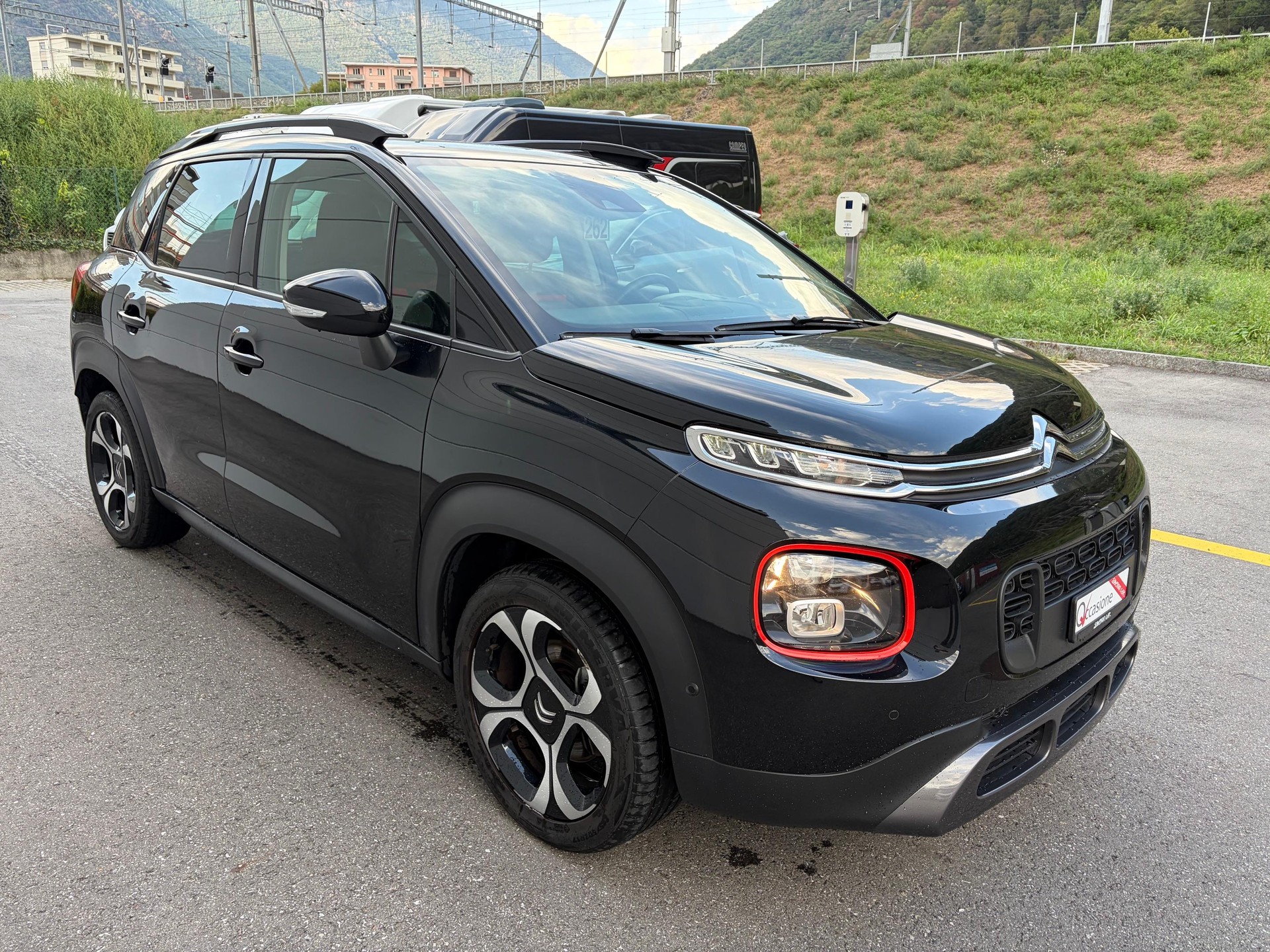 CITROEN C3 Aircross 1.2 PureTech 110 Shine-image-0