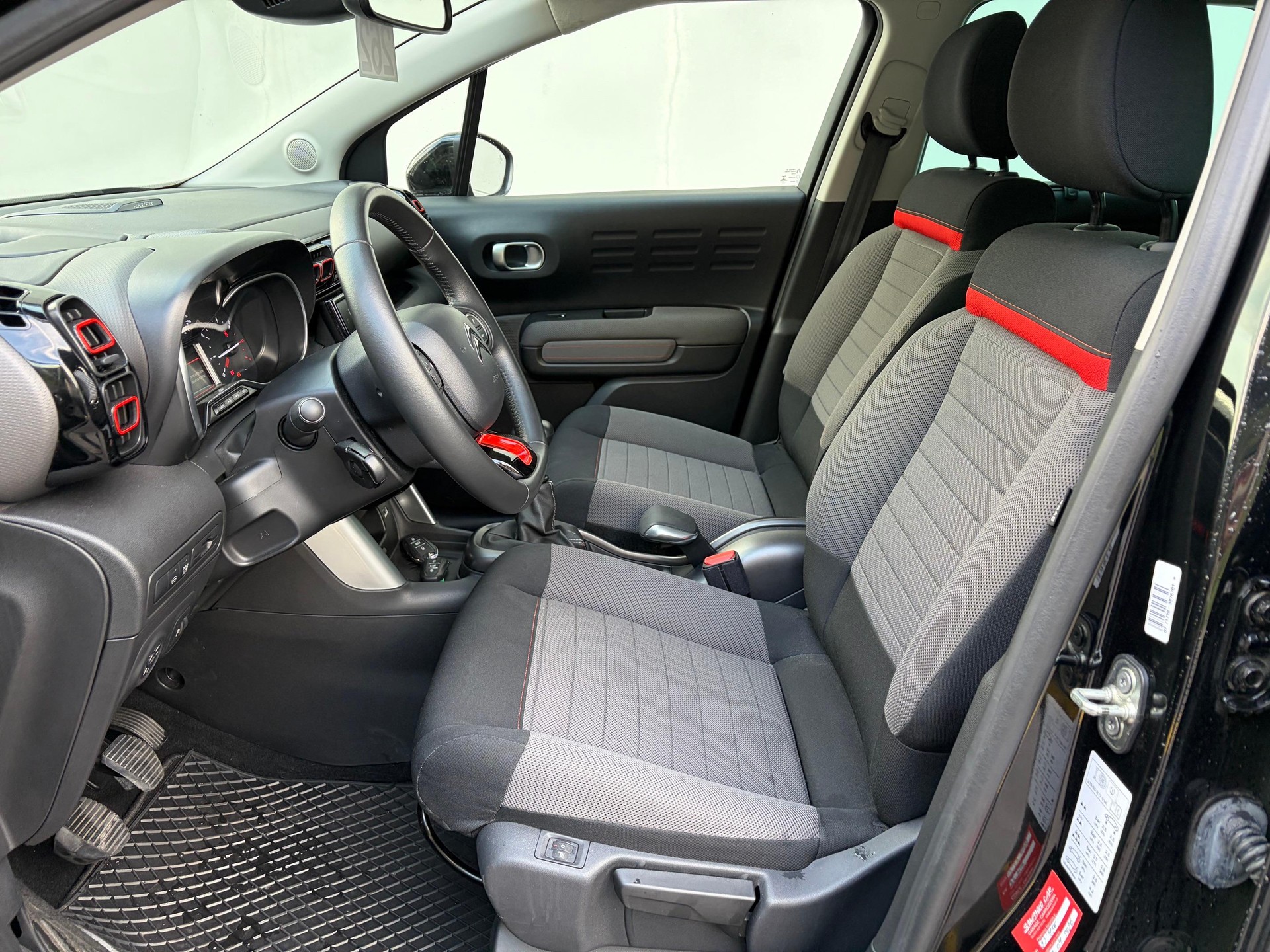 CITROEN C3 Aircross 1.2 PureTech 110 Shine-image-7