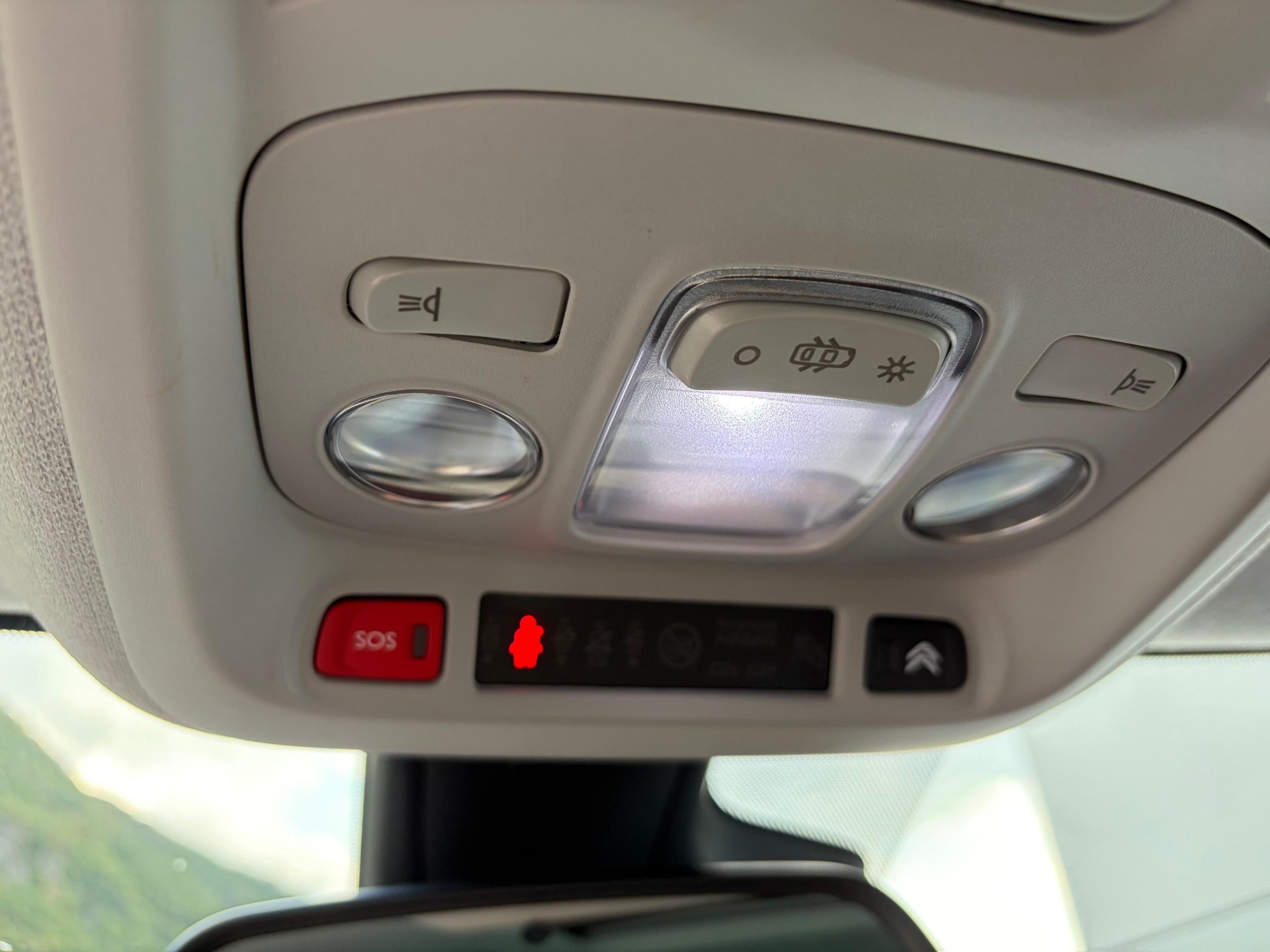 CITROEN C3 Aircross 1.2 PureTech 110 Shine-image-14
