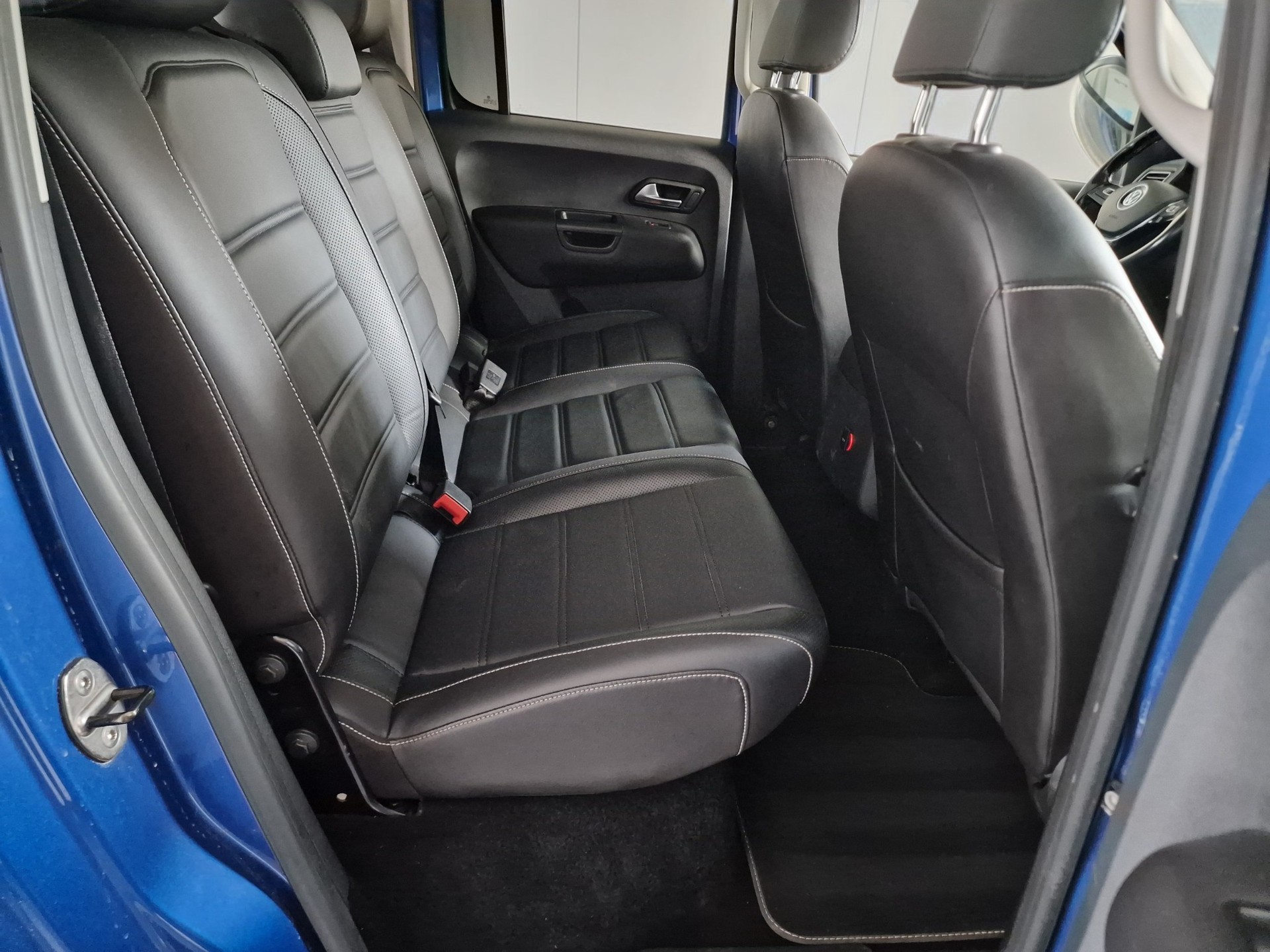 VW Amarok 3.0TDI Aventura 4Motion Automatic 24Mt Gara AHK 3.3t-image-17
