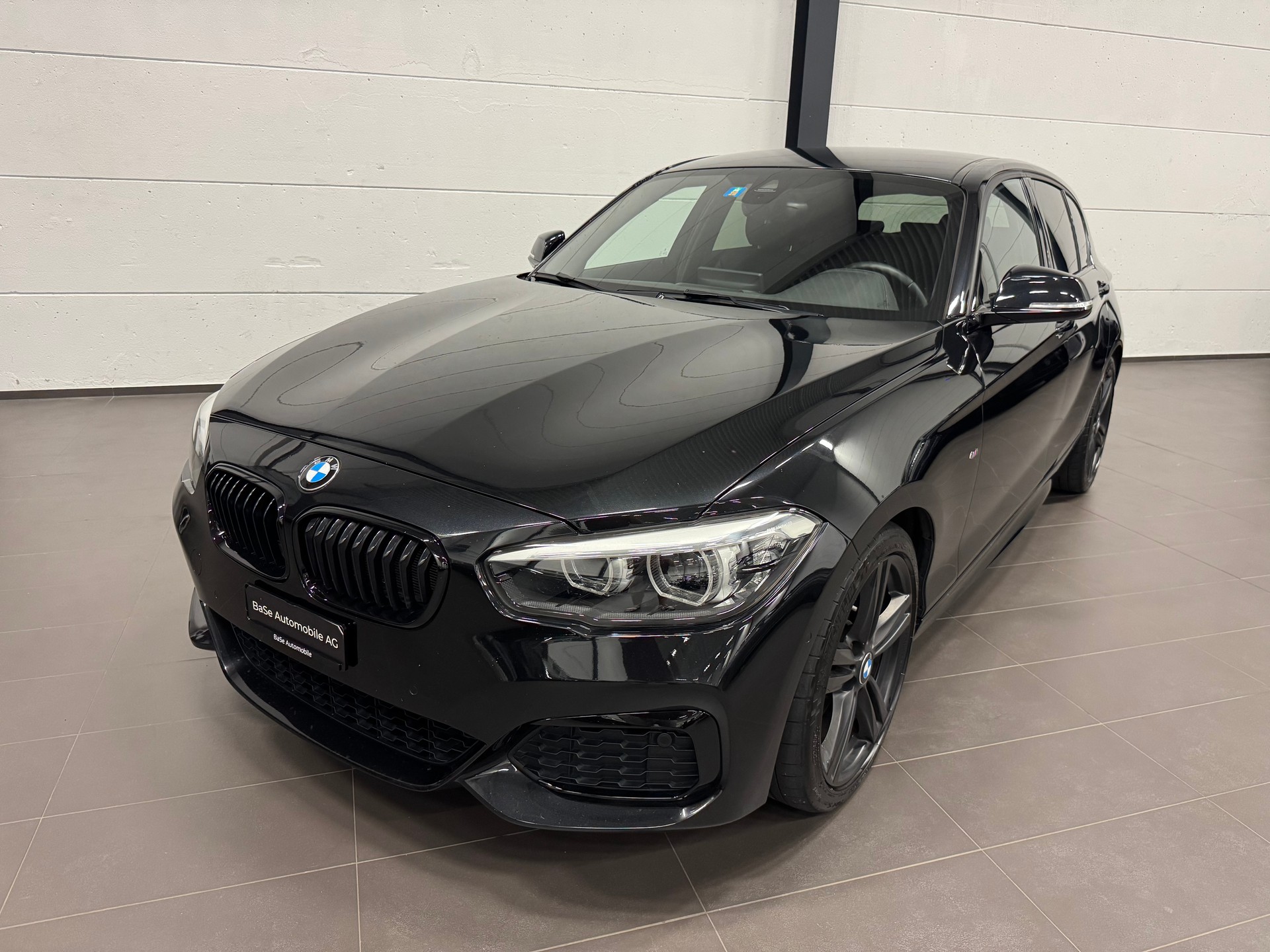 BMW M140i xDrive Steptronic-image-0