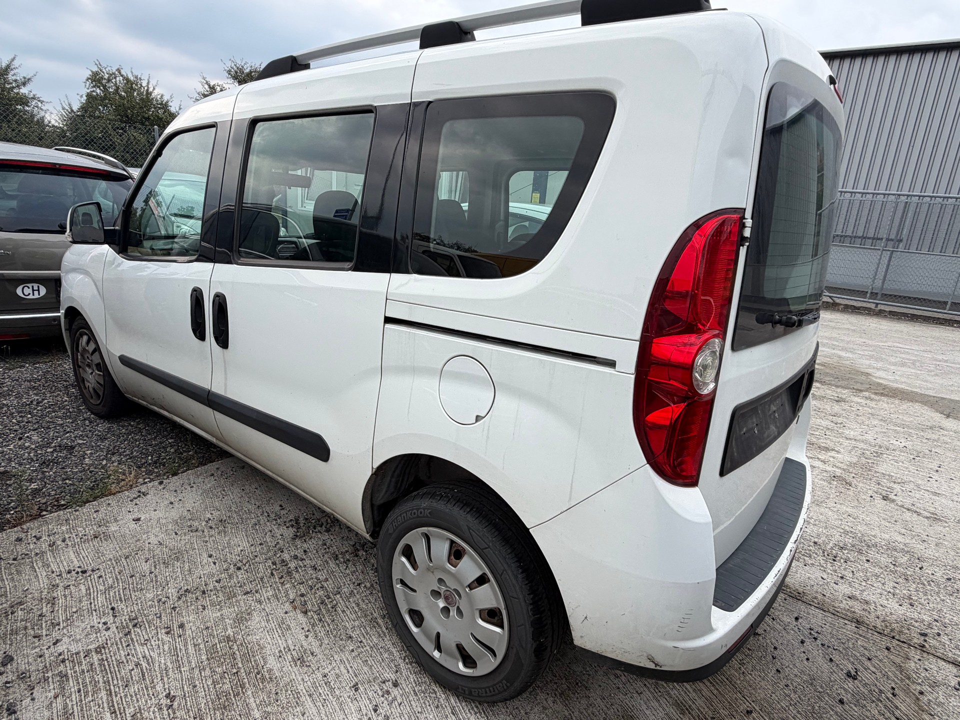 FIAT Doblò 2.0 JTD Dynamic-image-2