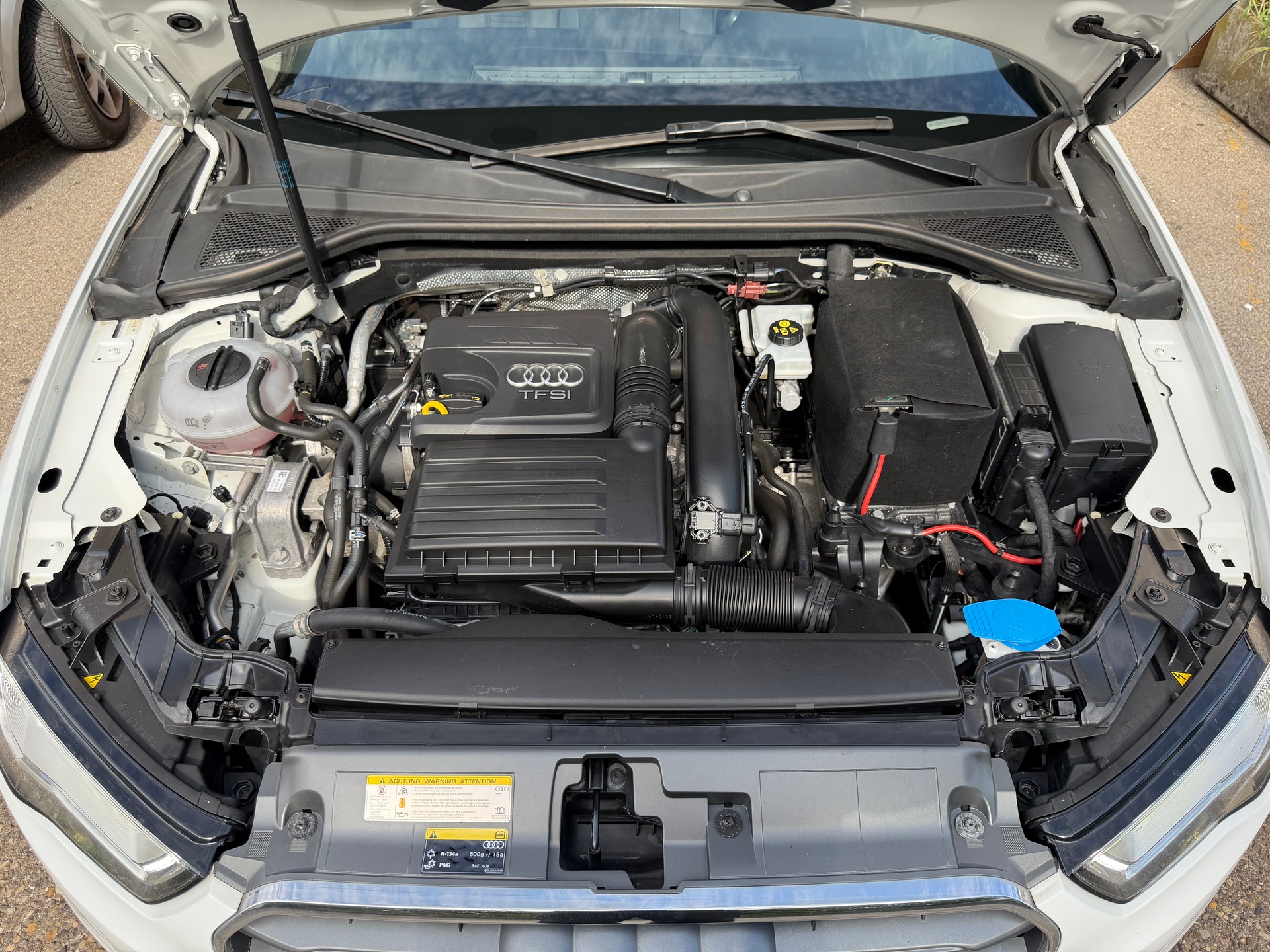 AUDI A3 Sportback 1.4 TFSI Ambition S-tronic-image-17