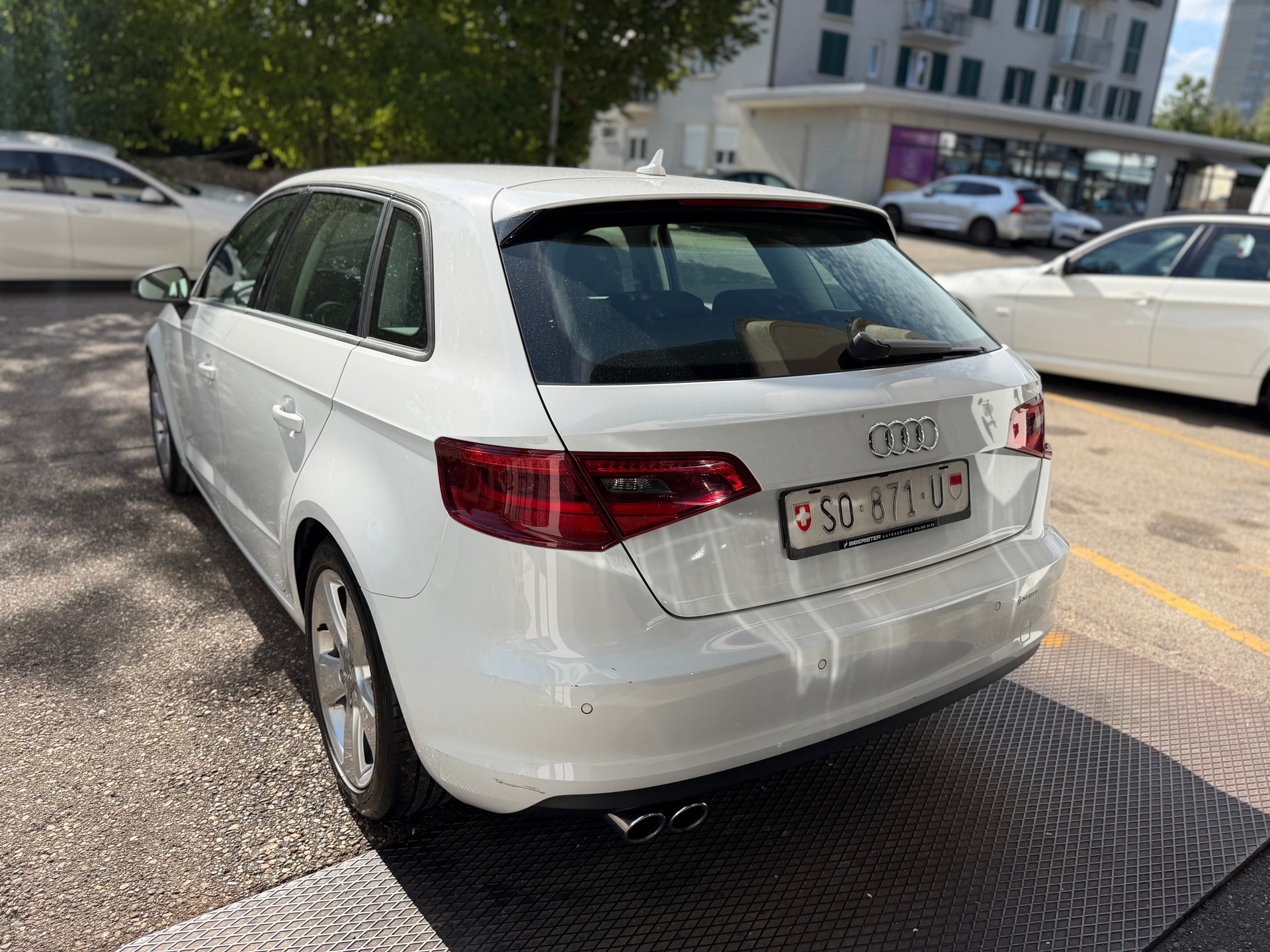 AUDI A3 Sportback 1.4 TFSI Ambition S-tronic-image-2