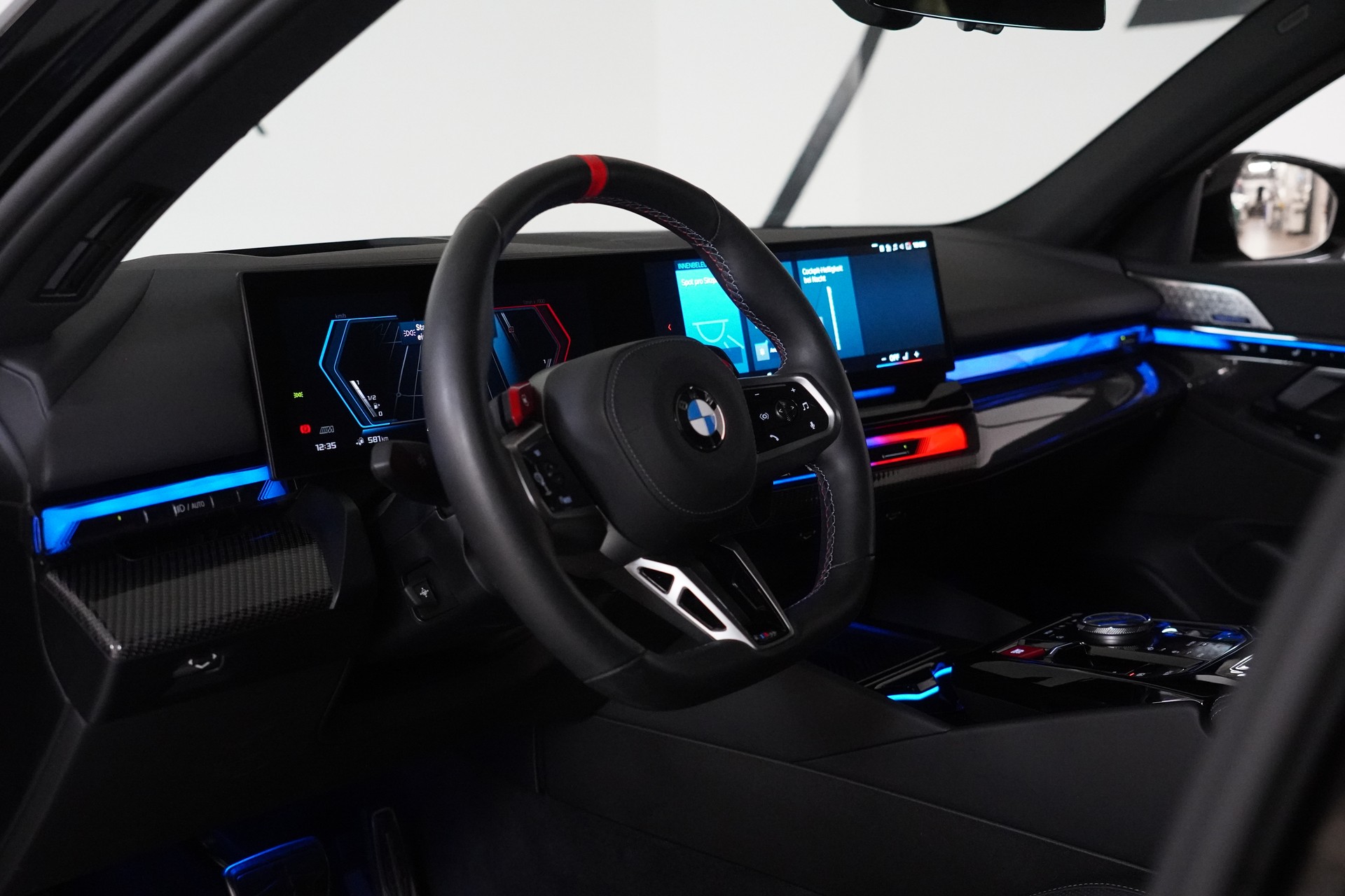 BMW M5 xDrive Touring-image-26