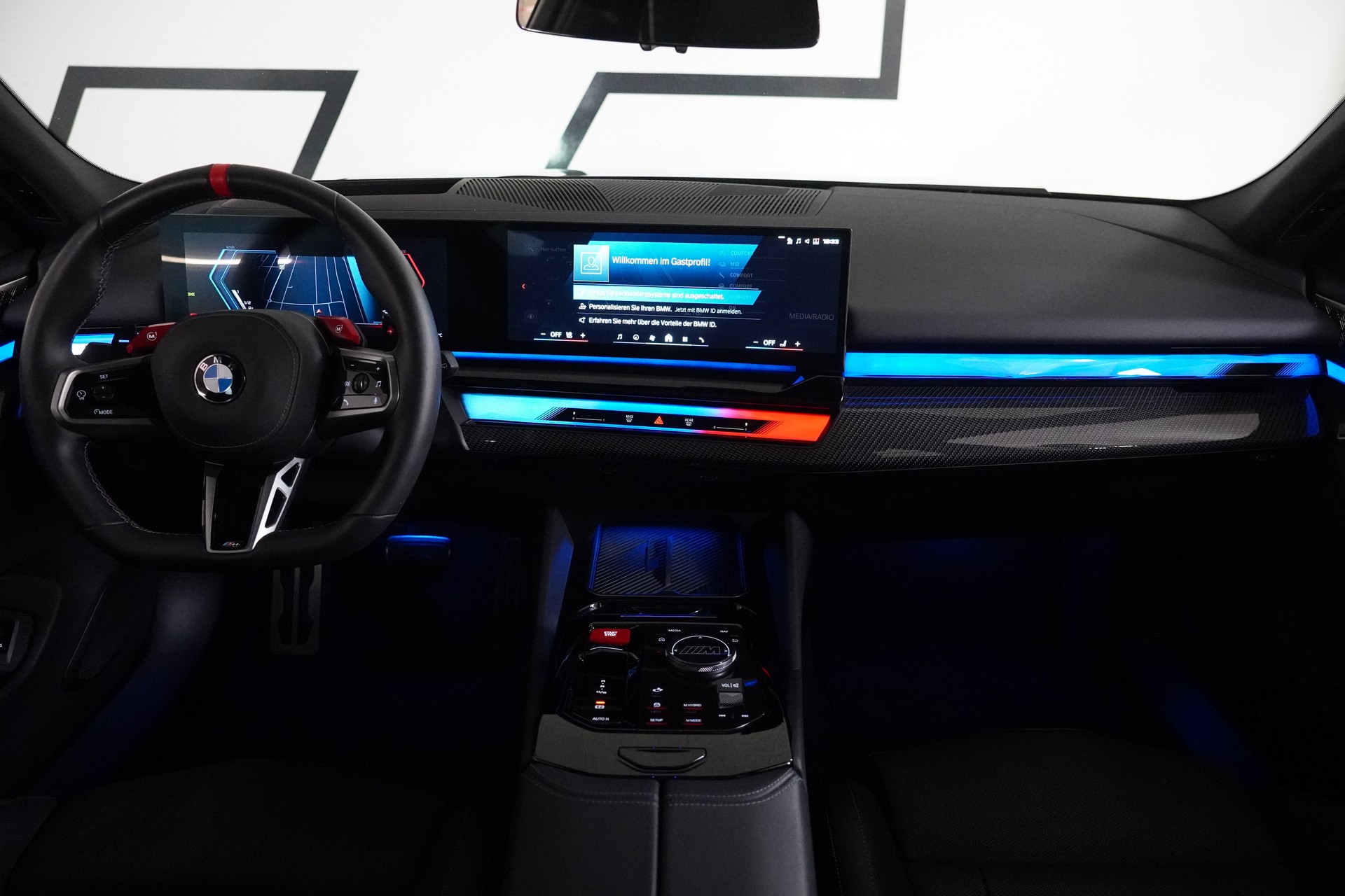 BMW M5 xDrive Touring-image-18