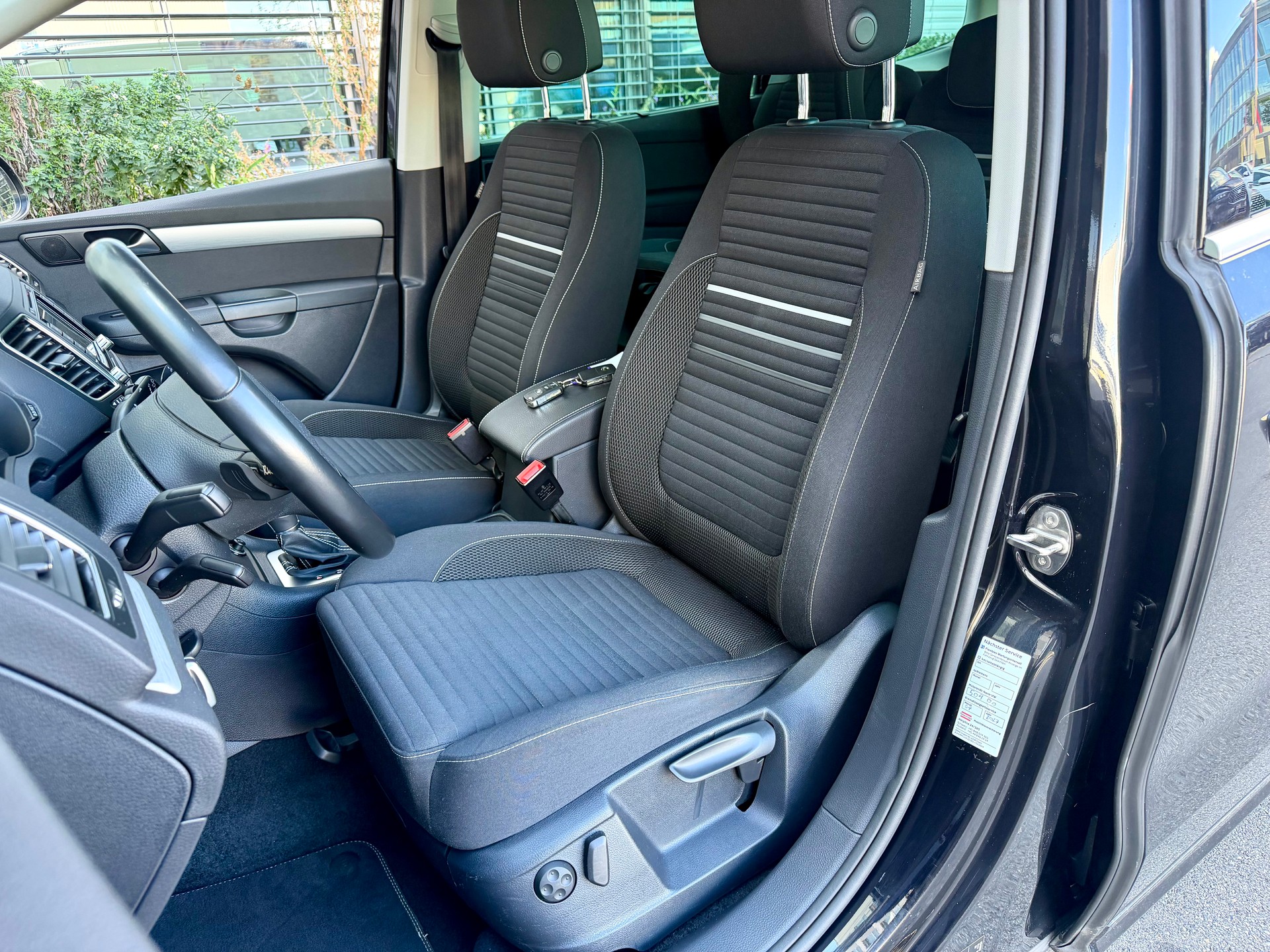 VW Sharan 2.0 TDI BMT CUP DSG - Panoramadach - 8fach Alu - 7-Plätzer --image-9