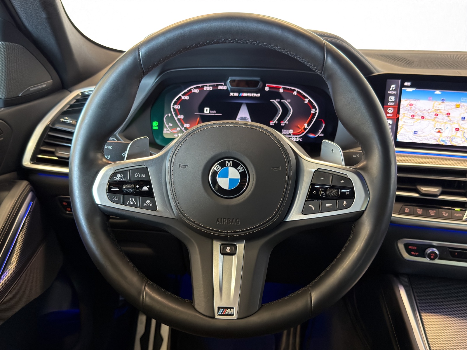 BMW X6 M50d-image-9