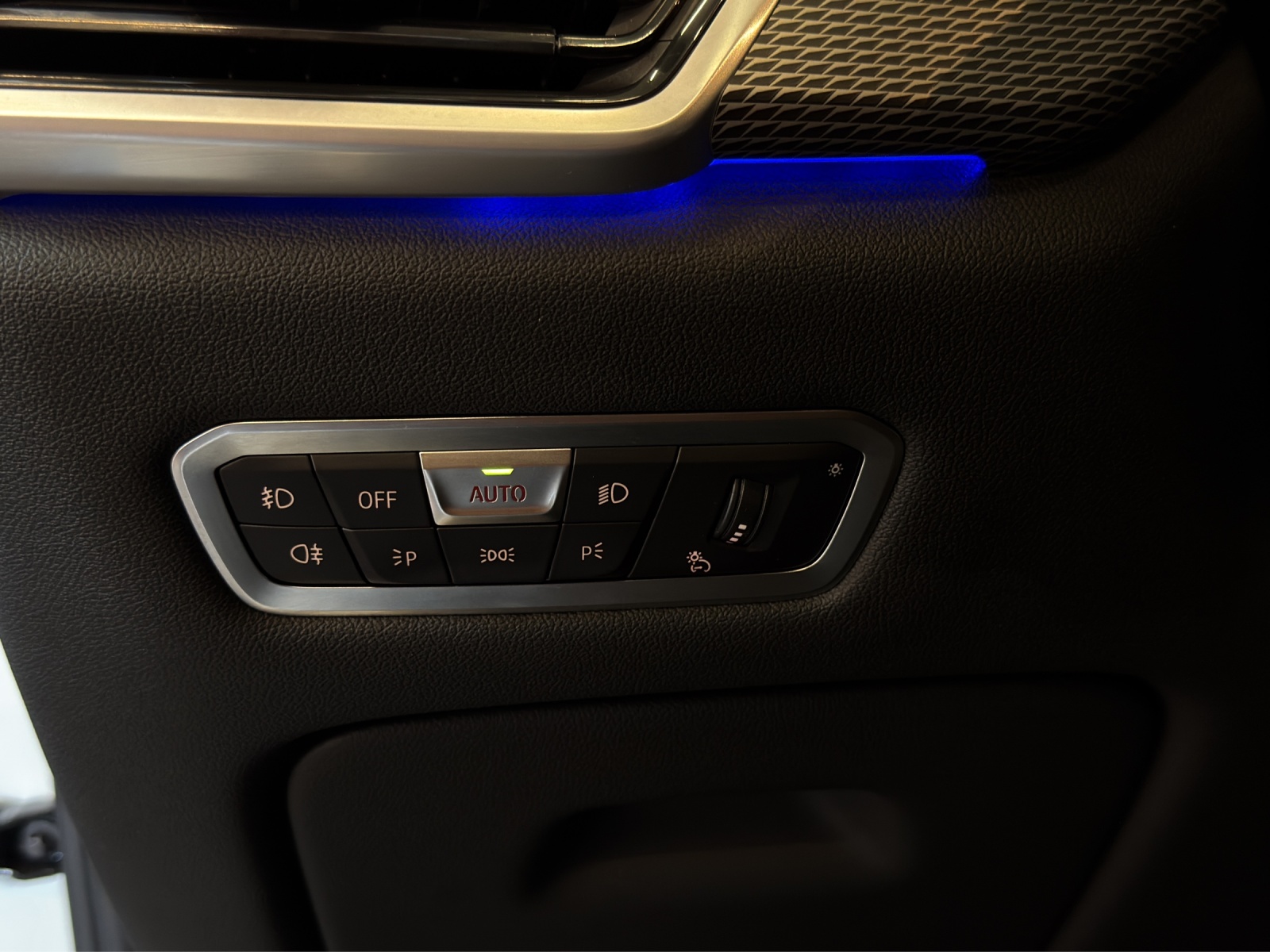 BMW X6 M50d-image-21