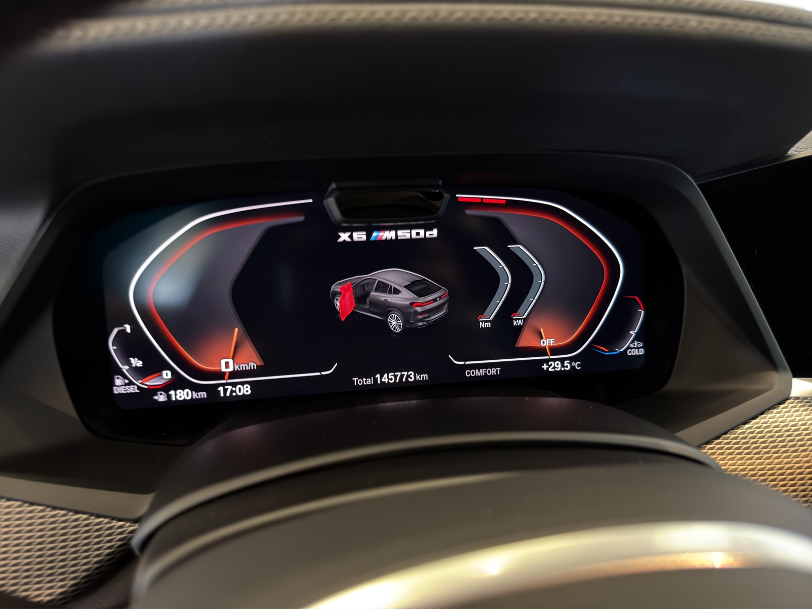 BMW X6 M50d-image-10