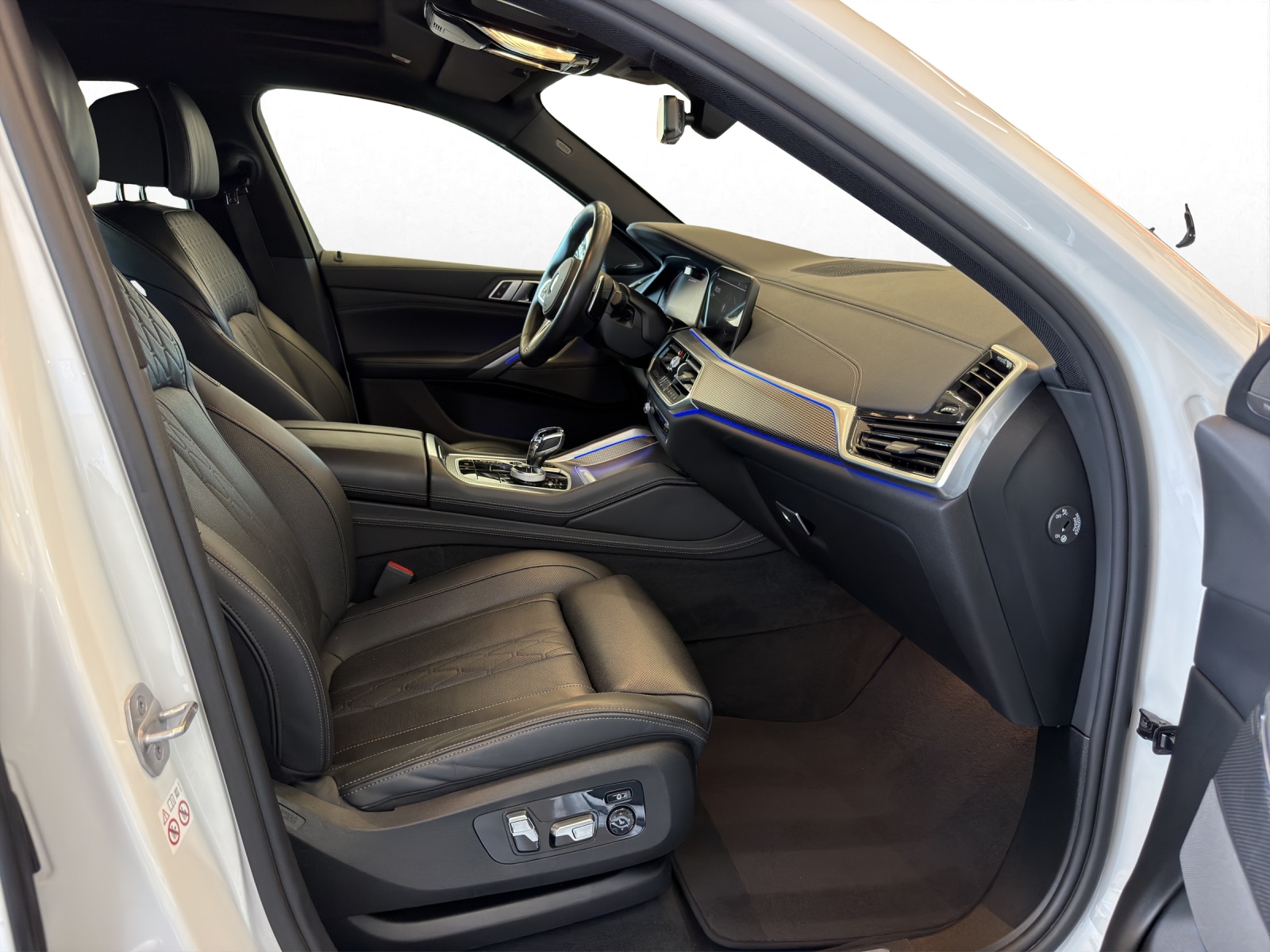 BMW X6 M50d-image-13