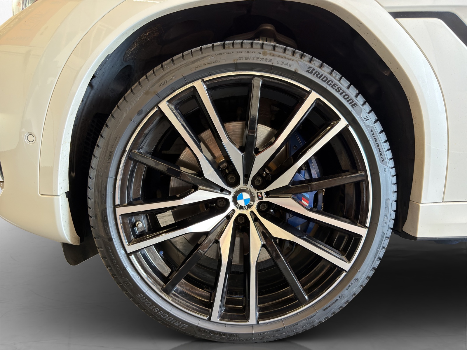 BMW X6 M50d-image-17
