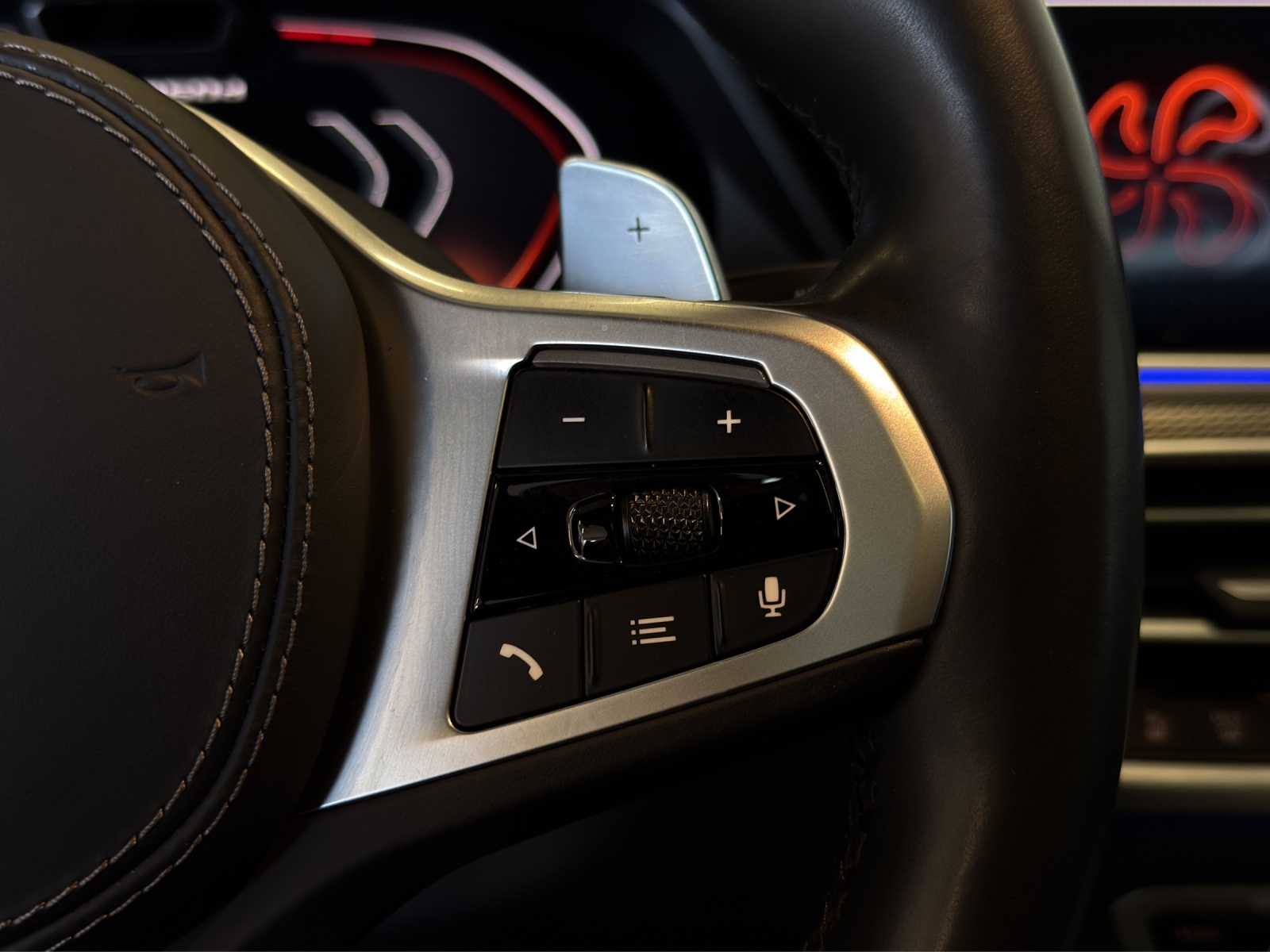 BMW X6 M50d-image-23