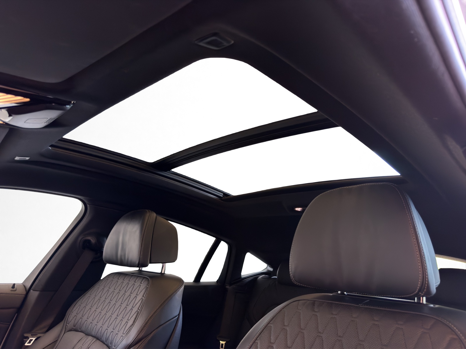 BMW X6 M50d-image-18