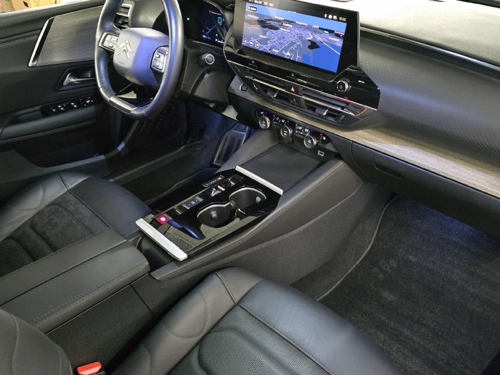 CITROEN C5 X 1.6 Plug-in Hybrid Shine Pack-image-11