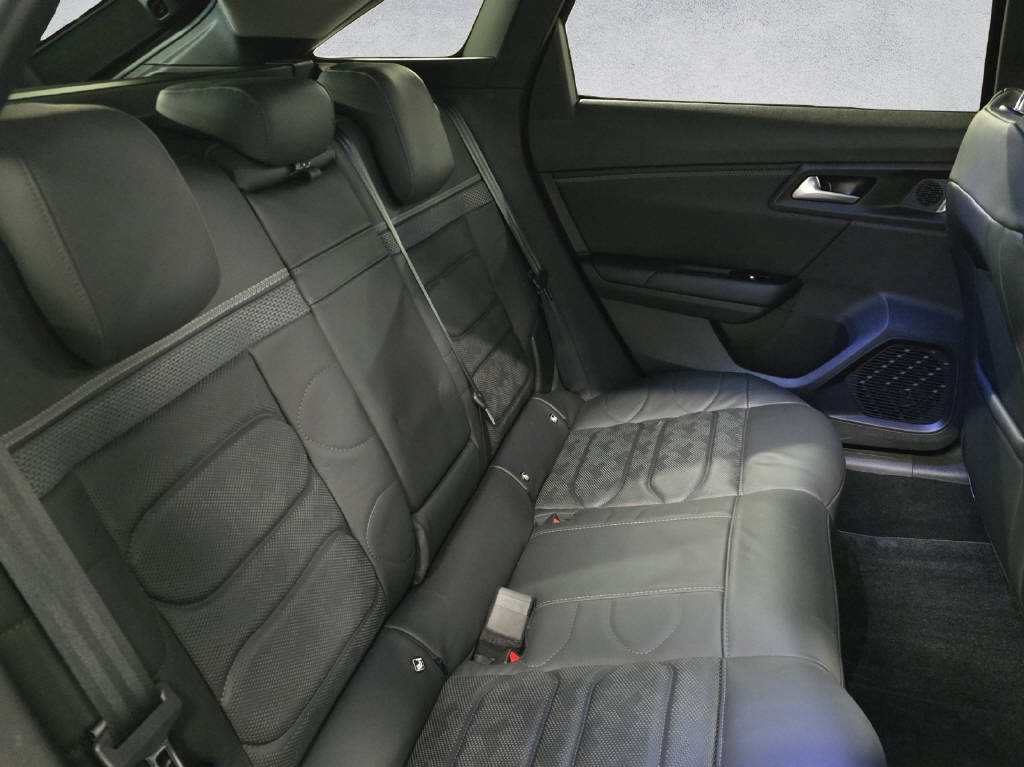 CITROEN C5 X 1.6 Plug-in Hybrid Shine Pack-image-13