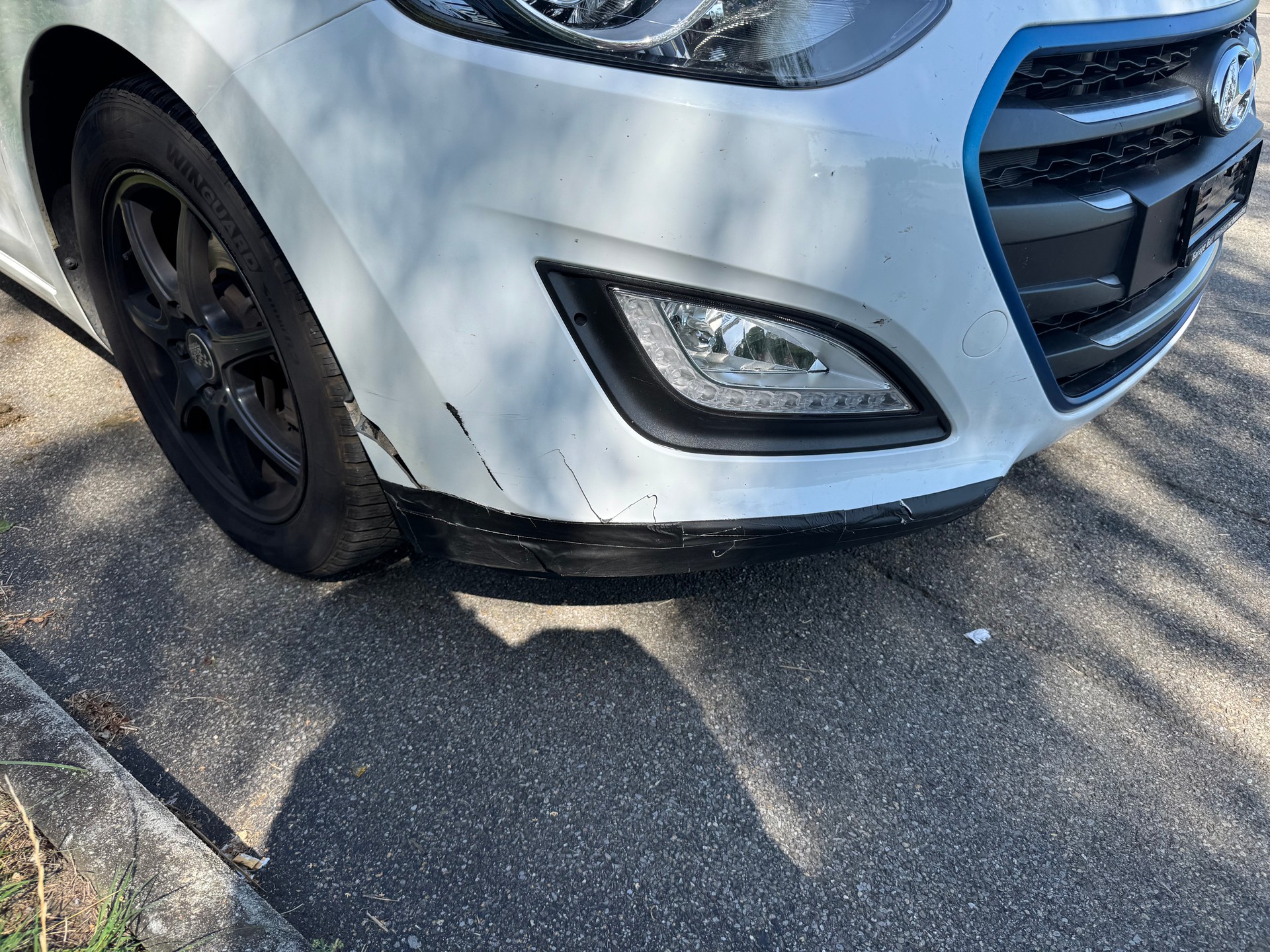 HYUNDAI i30 Wagon 1.6 CRDi Vertex Automatic DCT-image-13
