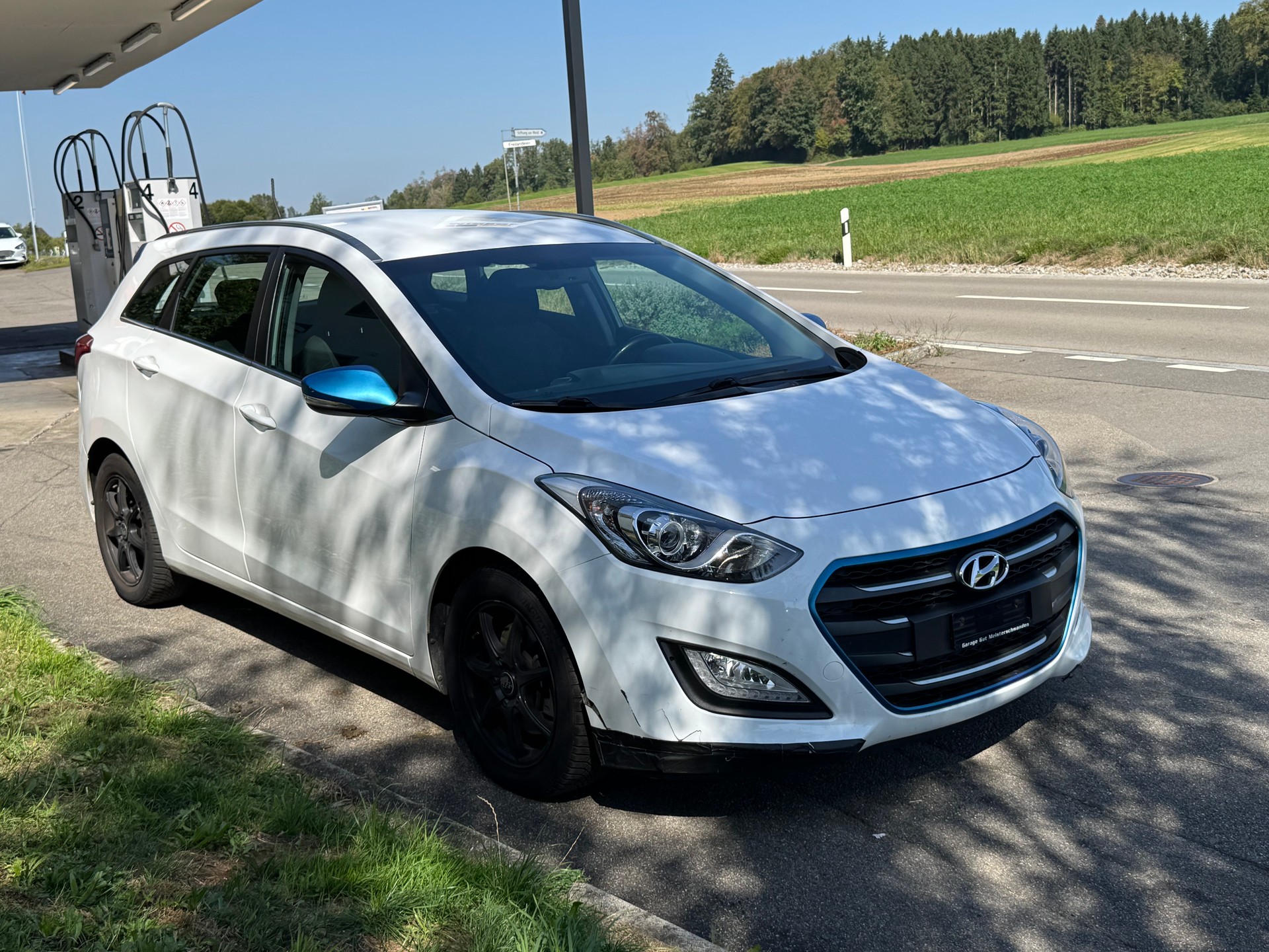 HYUNDAI i30 Wagon 1.6 CRDi Vertex Automatic DCT-image-2