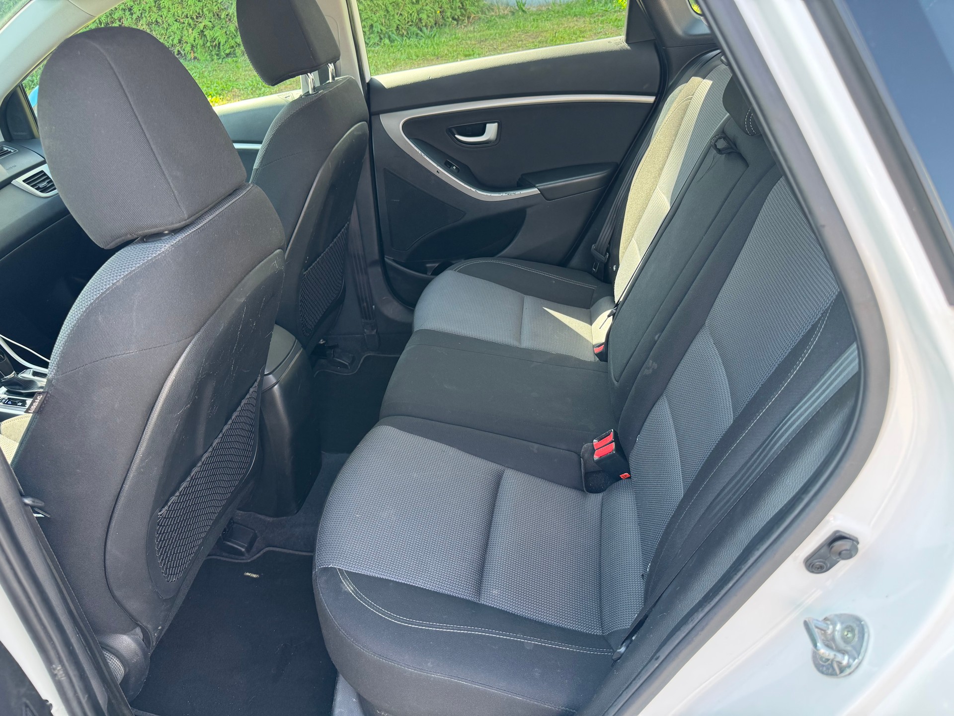 HYUNDAI i30 Wagon 1.6 CRDi Vertex Automatic DCT-image-9