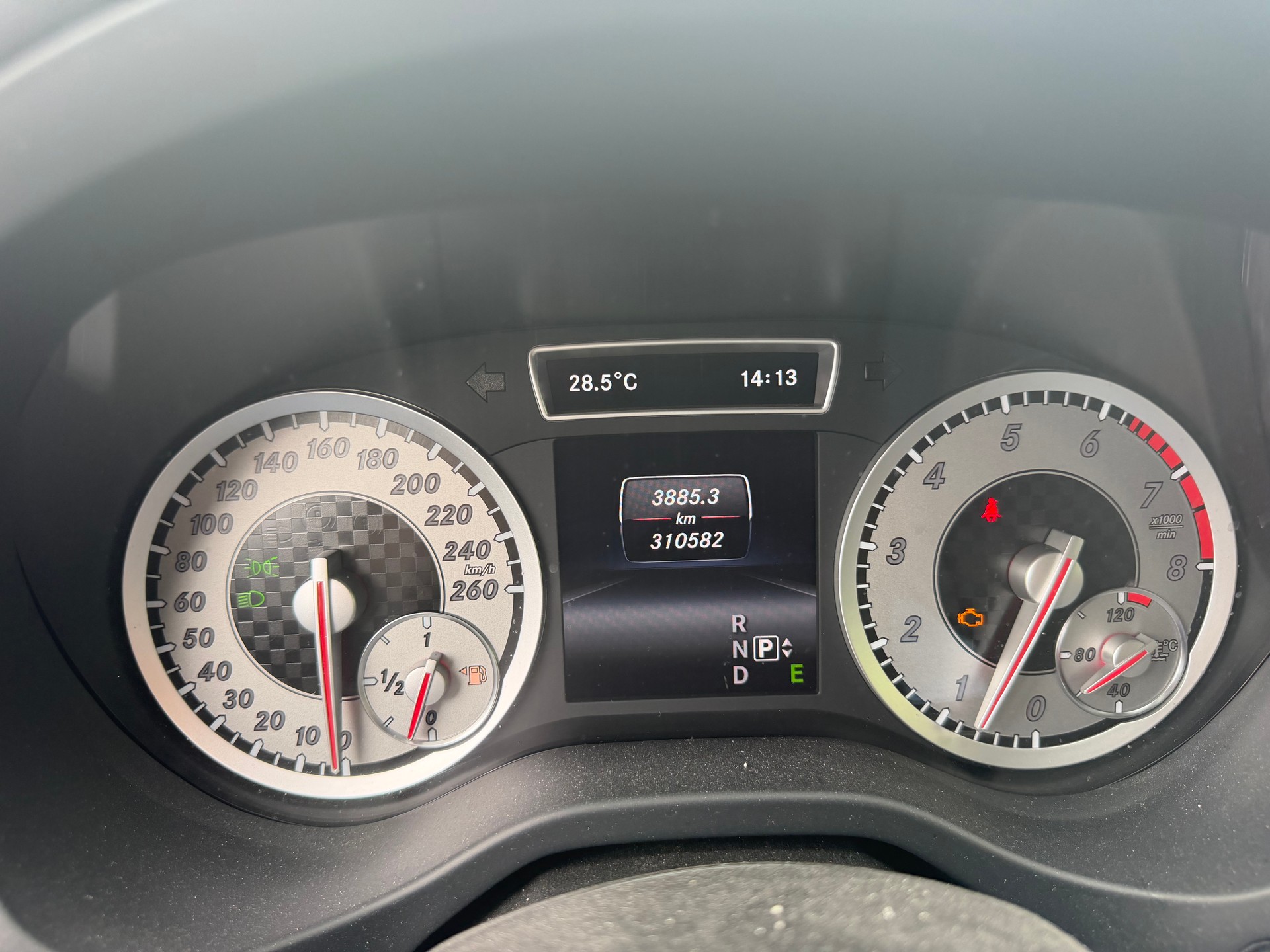 MERCEDES-BENZ A 250 Sport 7G-DCT-image-9