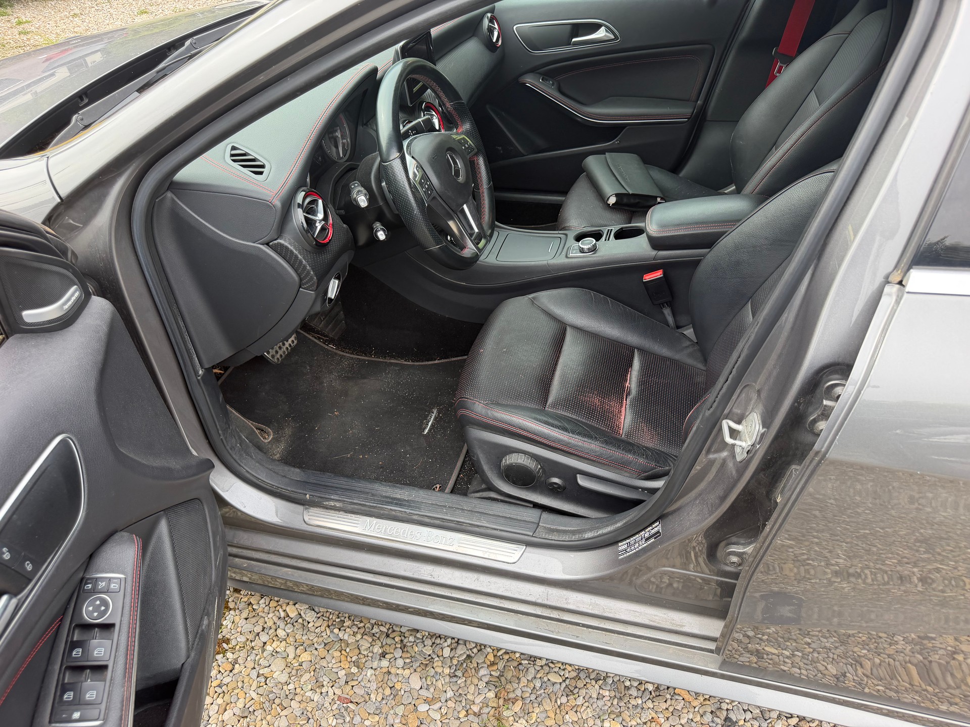 MERCEDES-BENZ A 250 Sport 7G-DCT-image-4