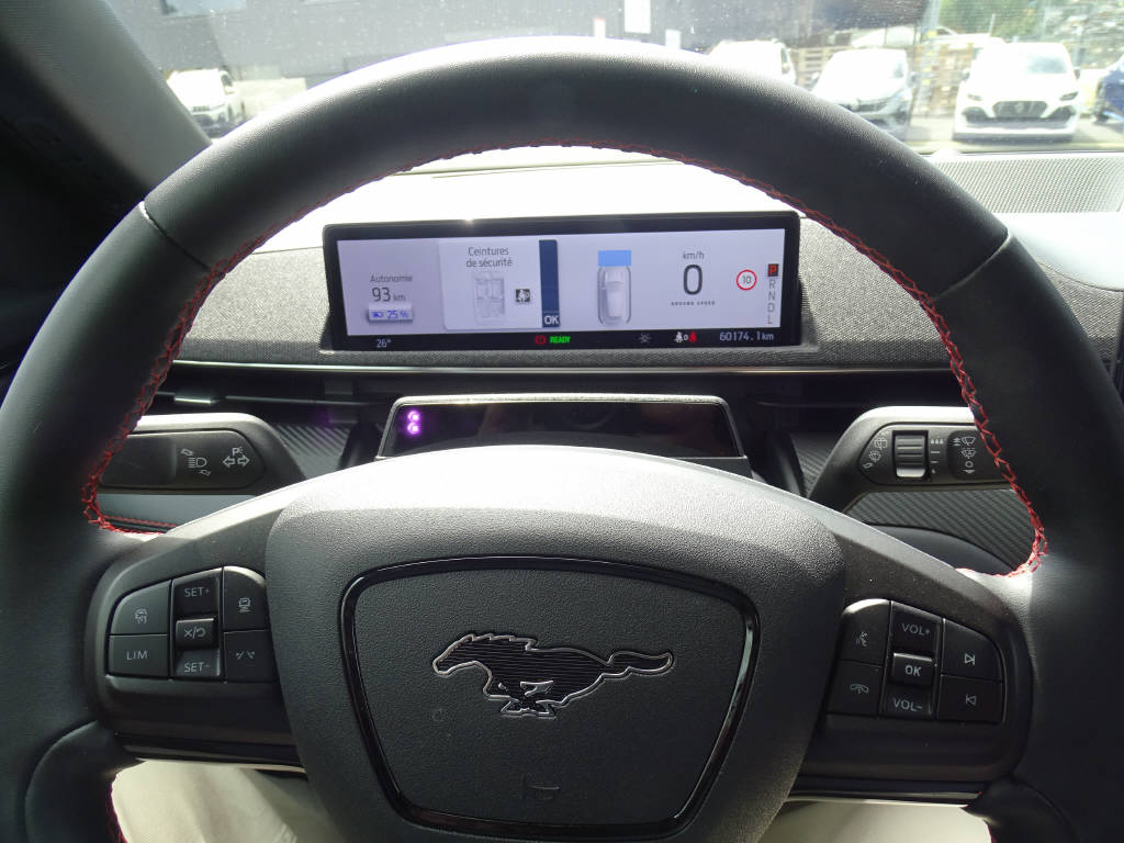 FORD Mustang Mach-E Premium AWD-image-9