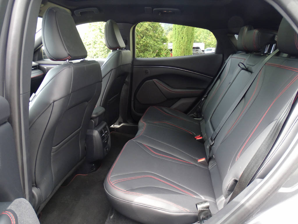 FORD Mustang Mach-E Premium AWD-image-7