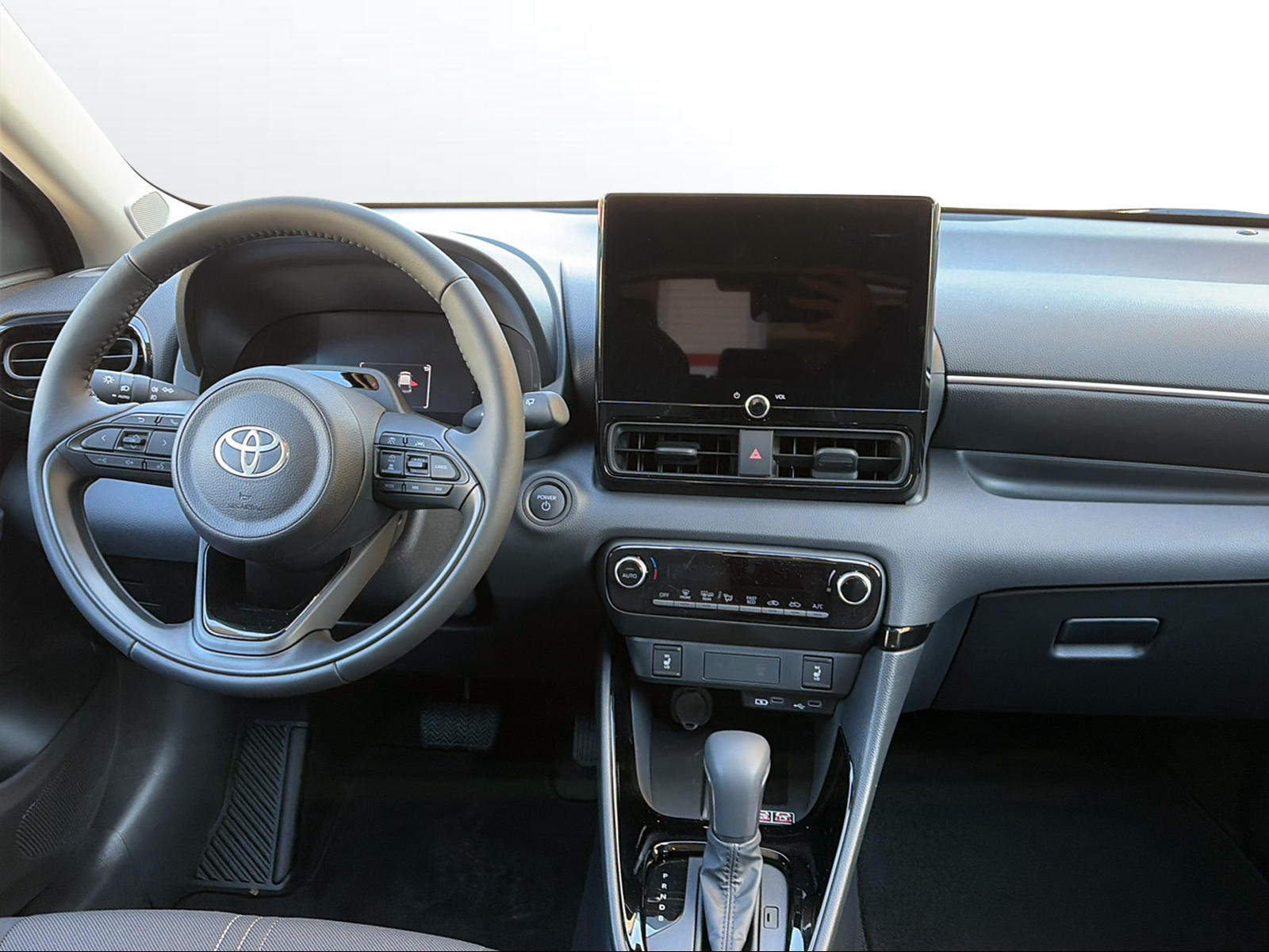 TOYOTA Yaris 1.5 Trend e-CVT-image-8