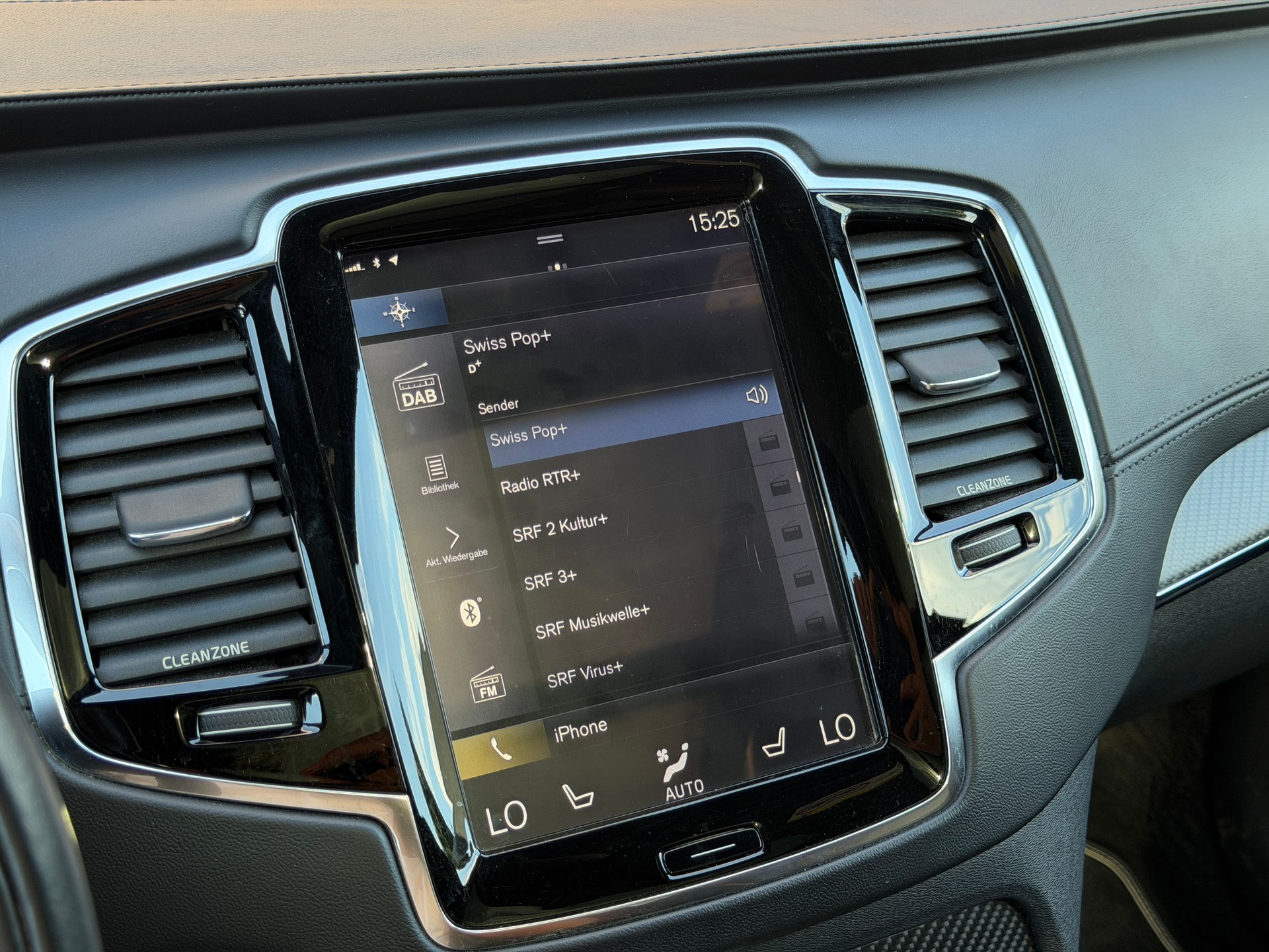 VOLVO XC90 T6 AWD R-Design Geartronic *aus 1. Hand* *Traumausstattung*-image-25