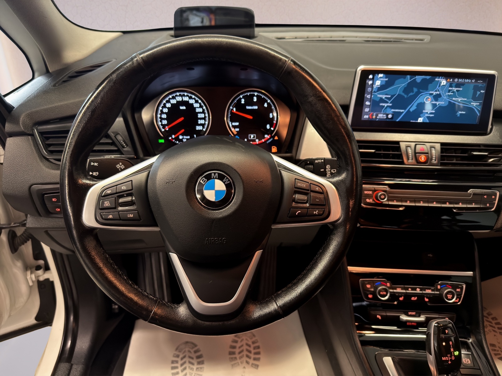 BMW 220d xDrive Gran Tourer Steptronic-image-8