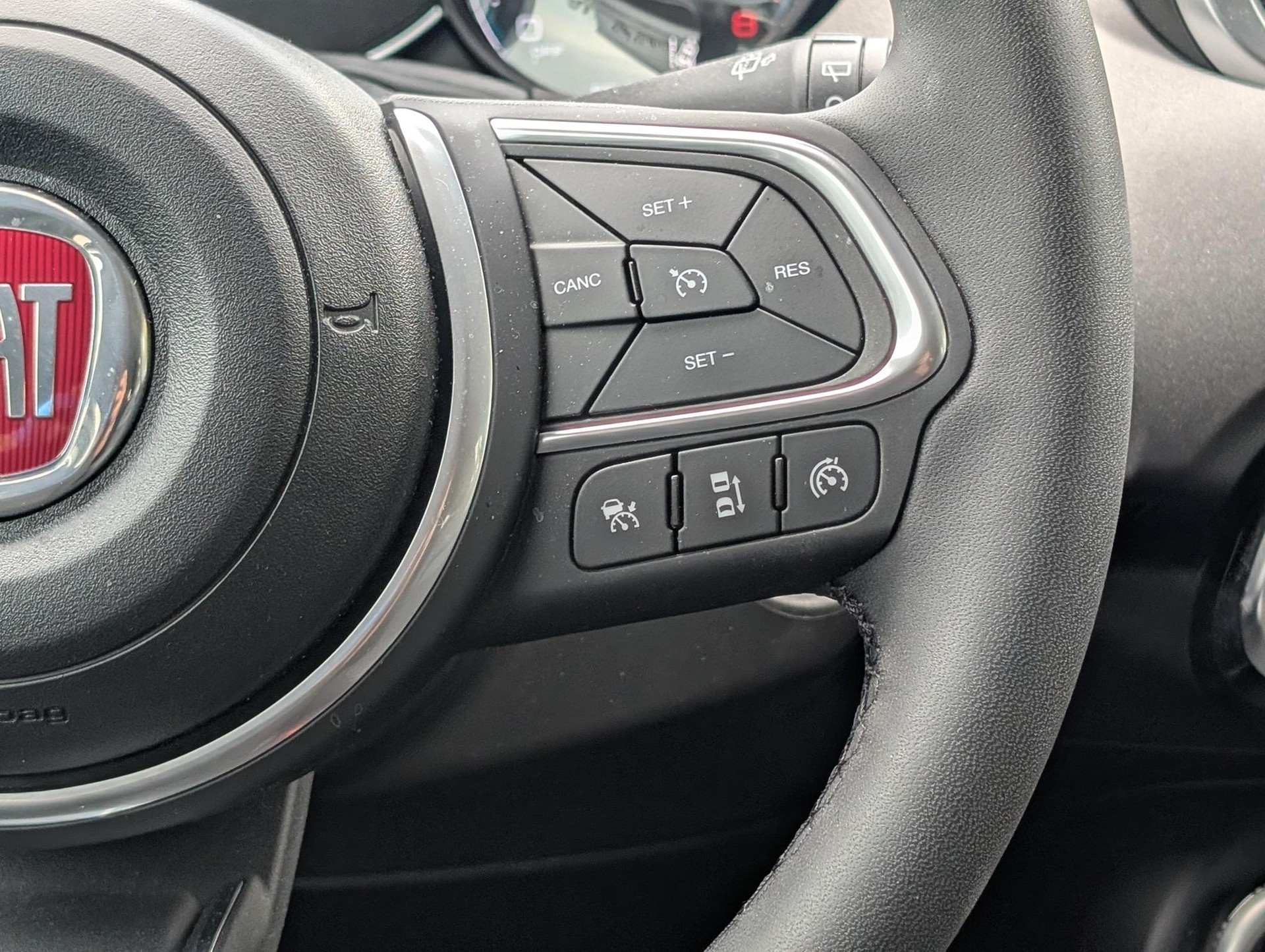 FIAT 500 X 1.5 Hybrid Swiss Edition-image-26
