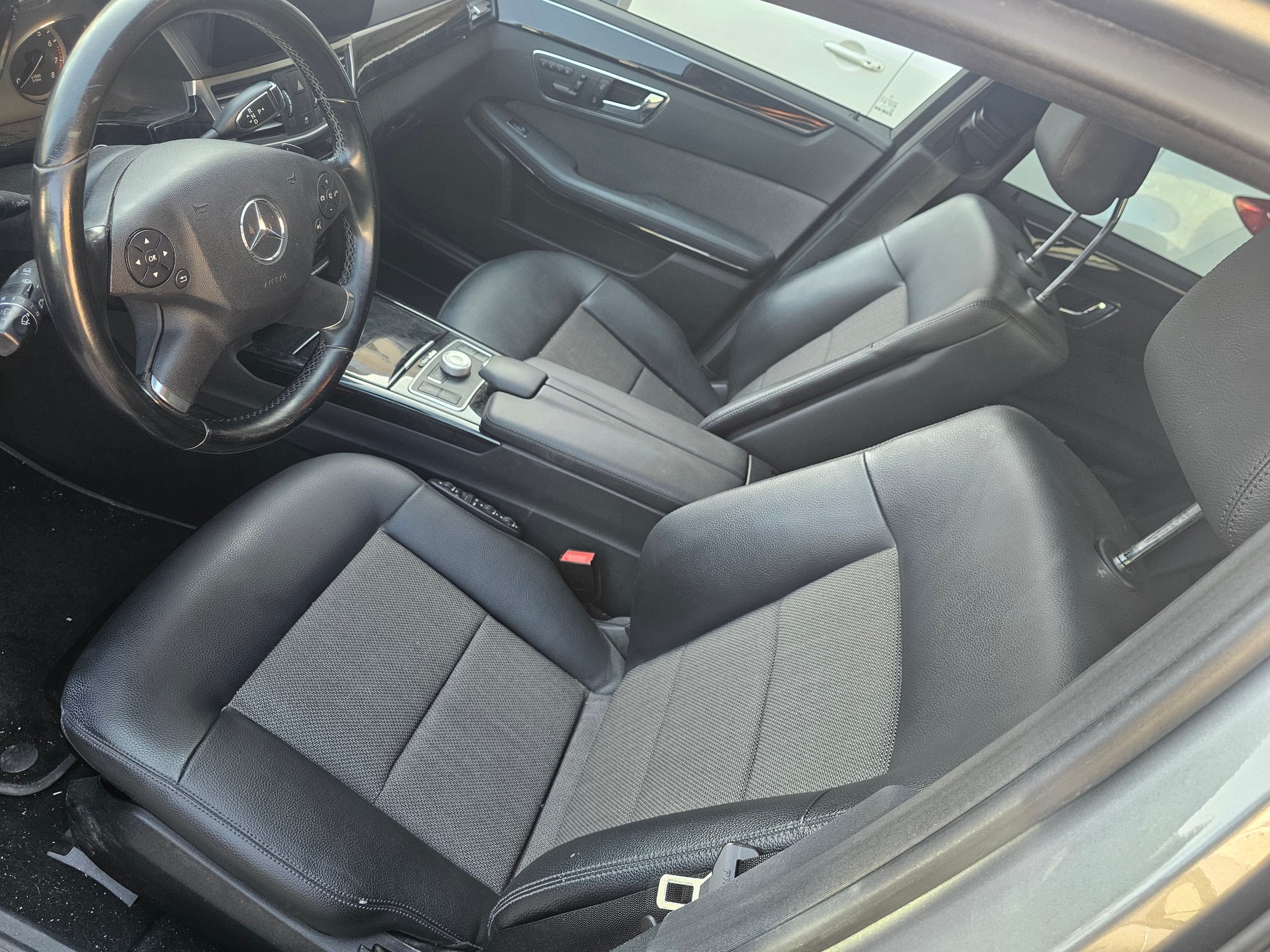 MERCEDES-BENZ E 350 Avantgarde 4Matic 7G-Tronic-image-6