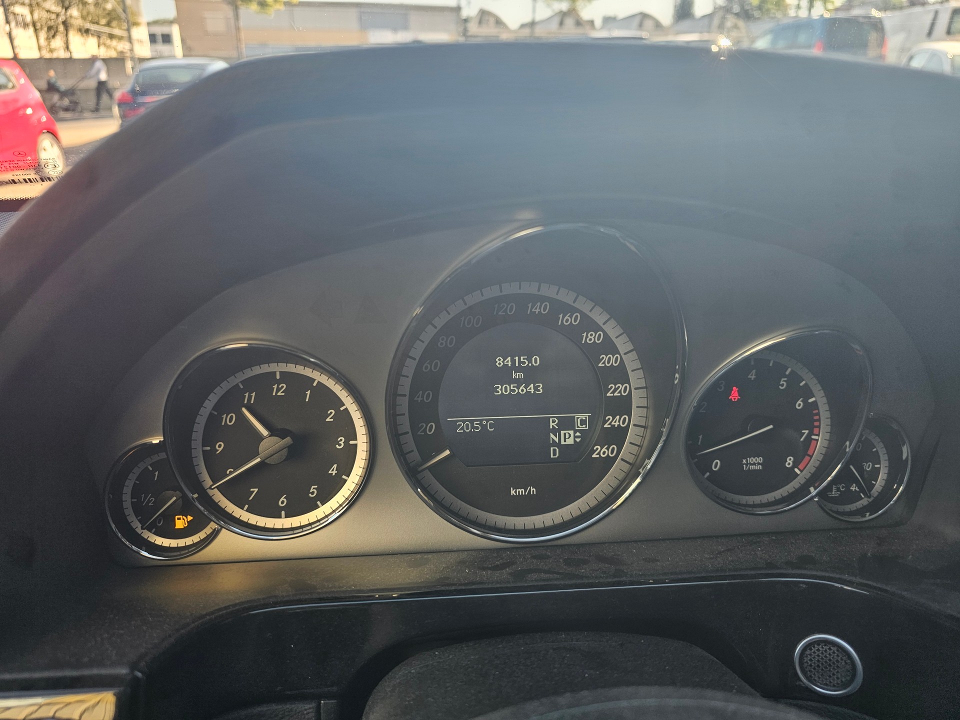 MERCEDES-BENZ E 350 Avantgarde 4Matic 7G-Tronic-image-10