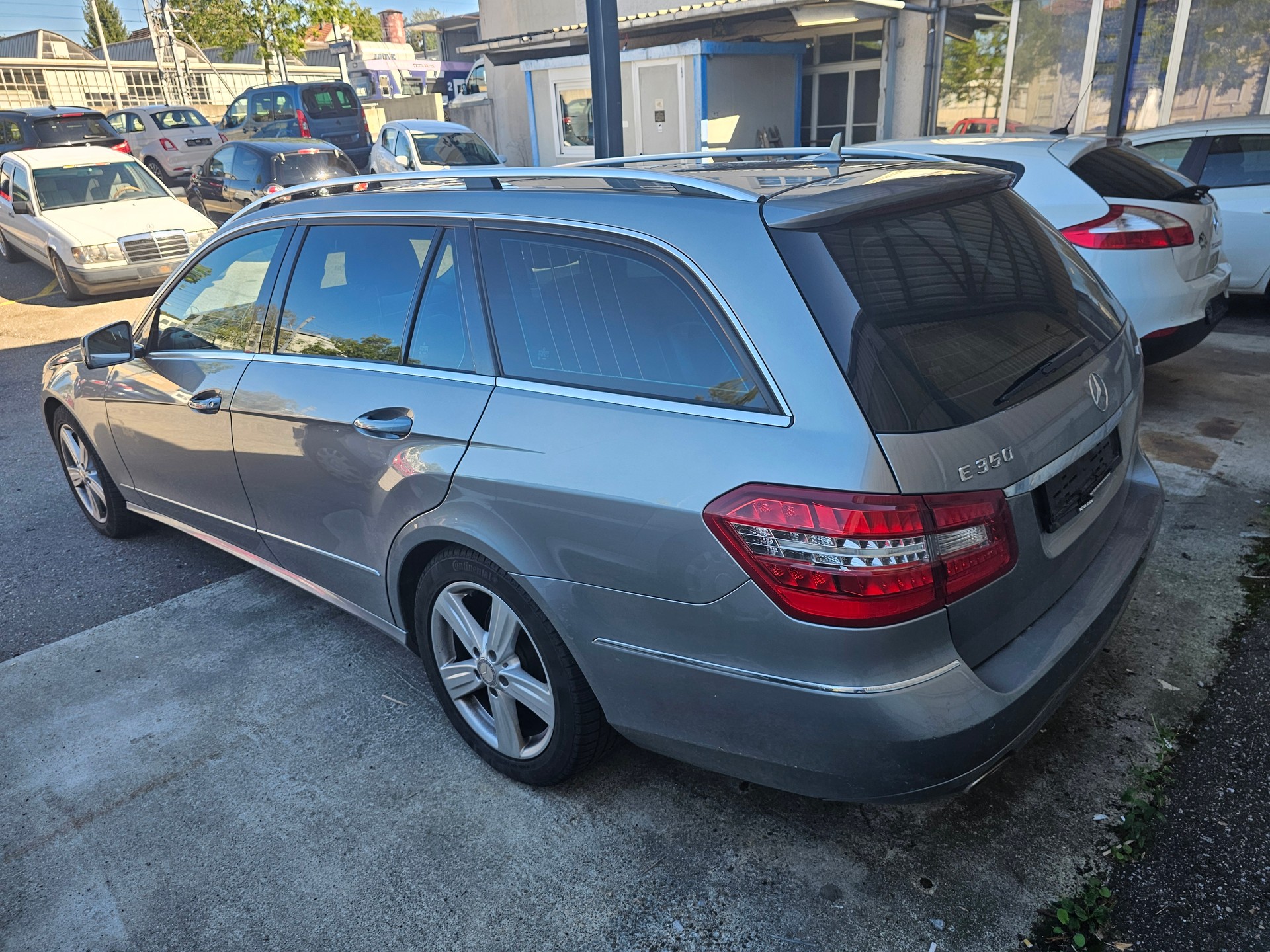 MERCEDES-BENZ E 350 Avantgarde 4Matic 7G-Tronic-image-4