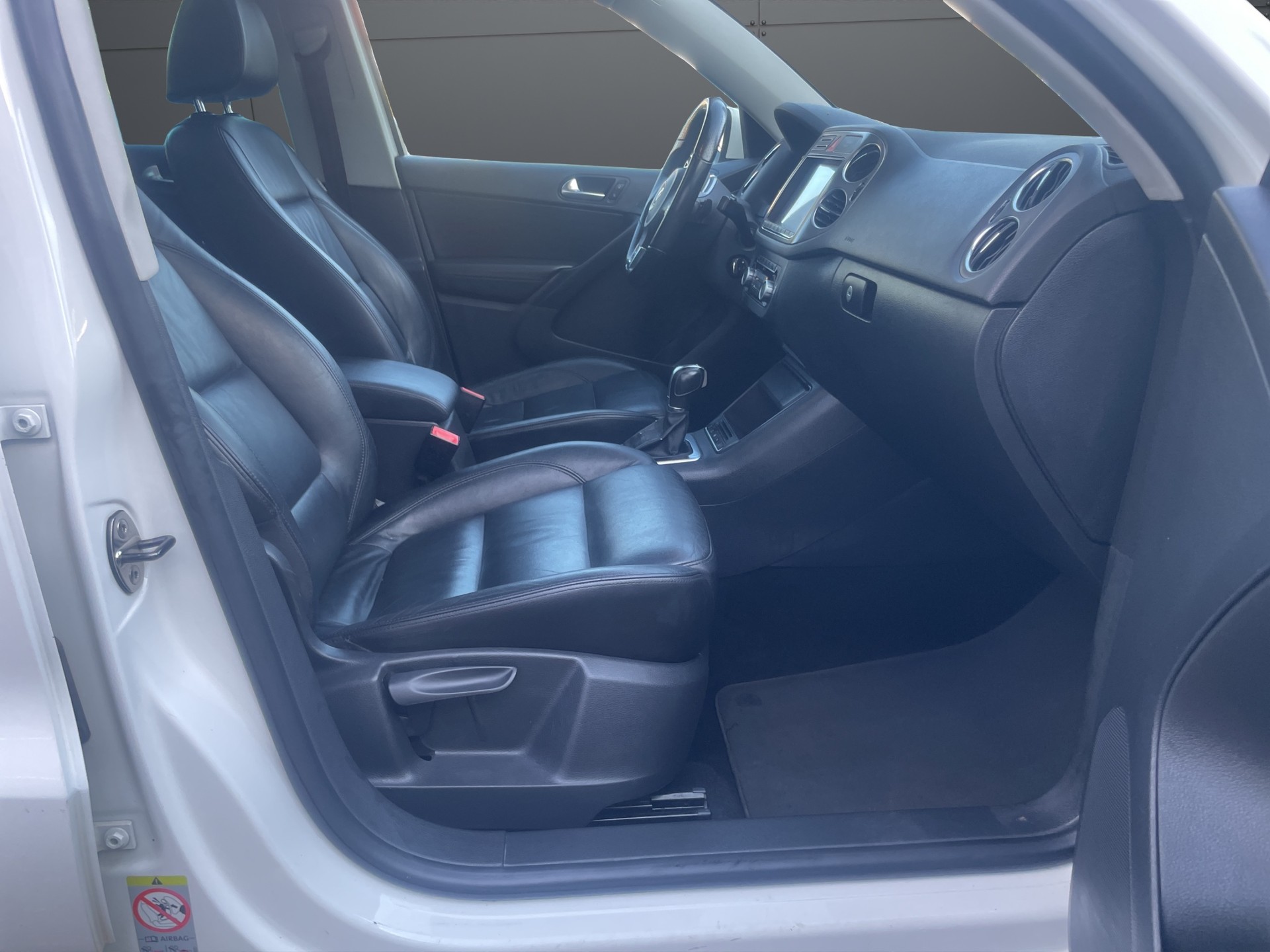 VW Tiguan 2.0 TDI Sport&Style DSG-image-5