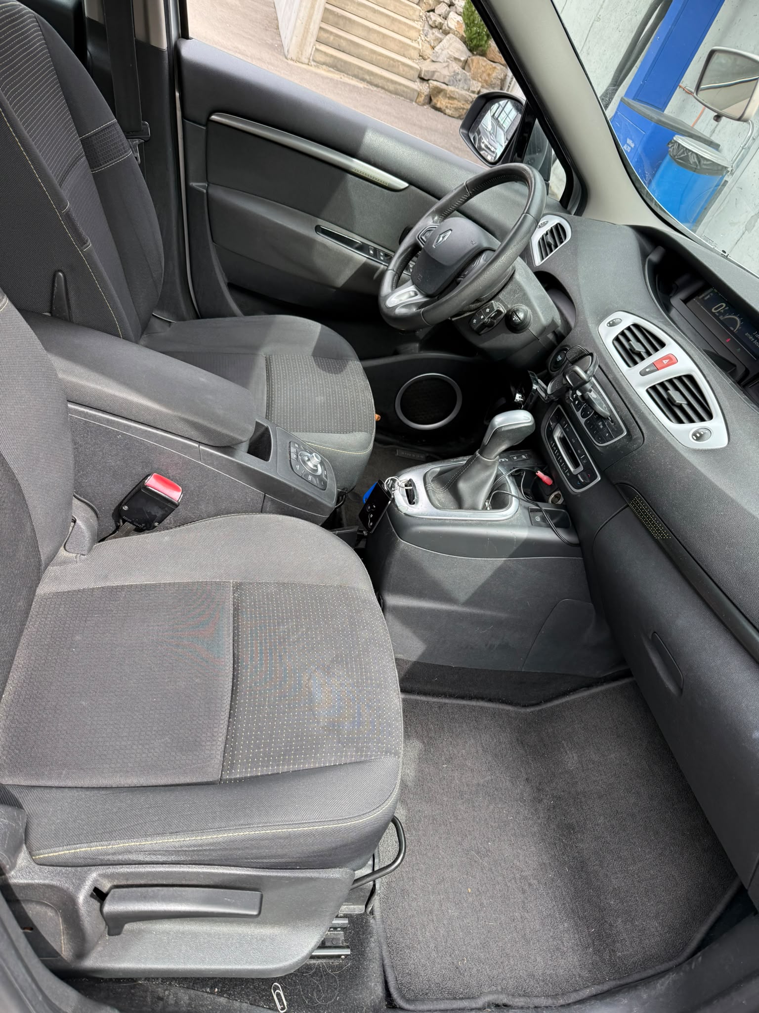 RENAULT Scénic 2.0 16V Dynamique X-Tronic CVT-image-5
