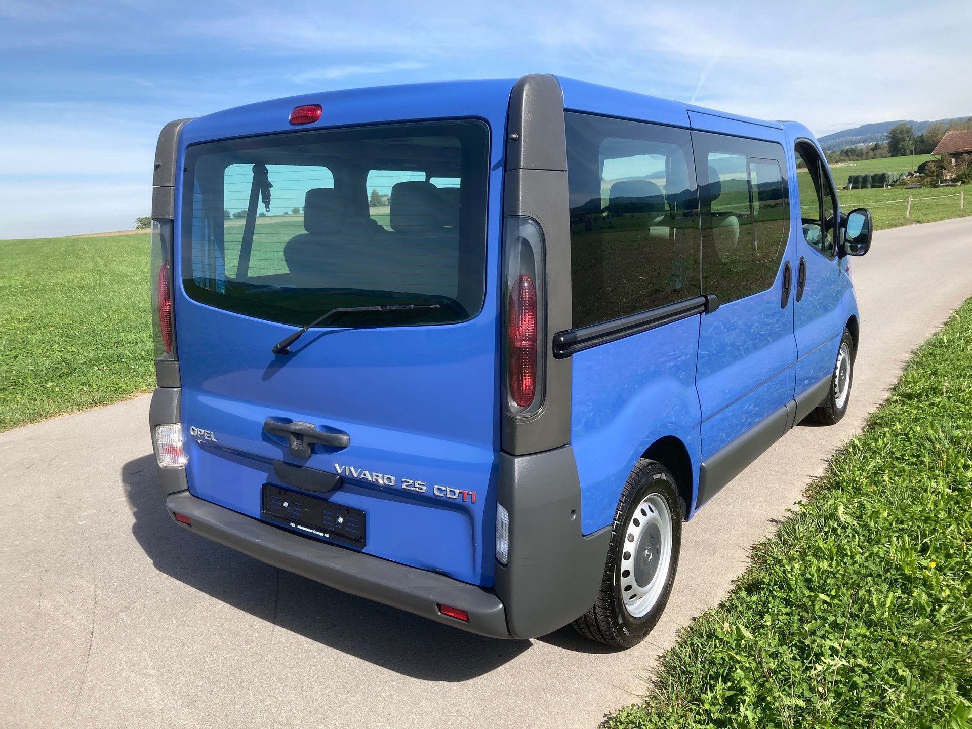 OPEL Vivaro 2.5 CDTI 2.7t-image-2