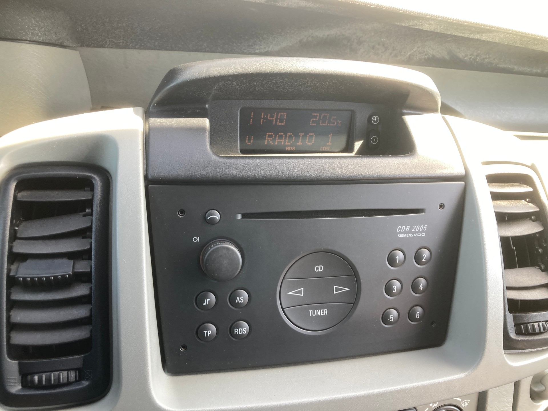 OPEL Vivaro 2.5 CDTI 2.7t-image-12