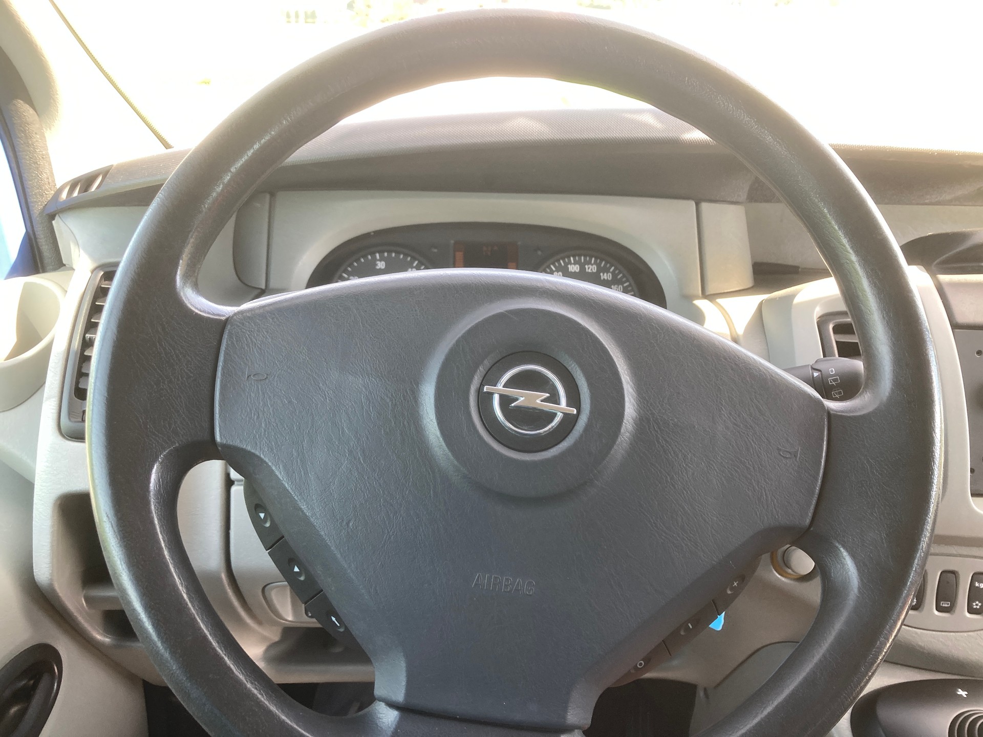 OPEL Vivaro 2.5 CDTI 2.7t-image-11