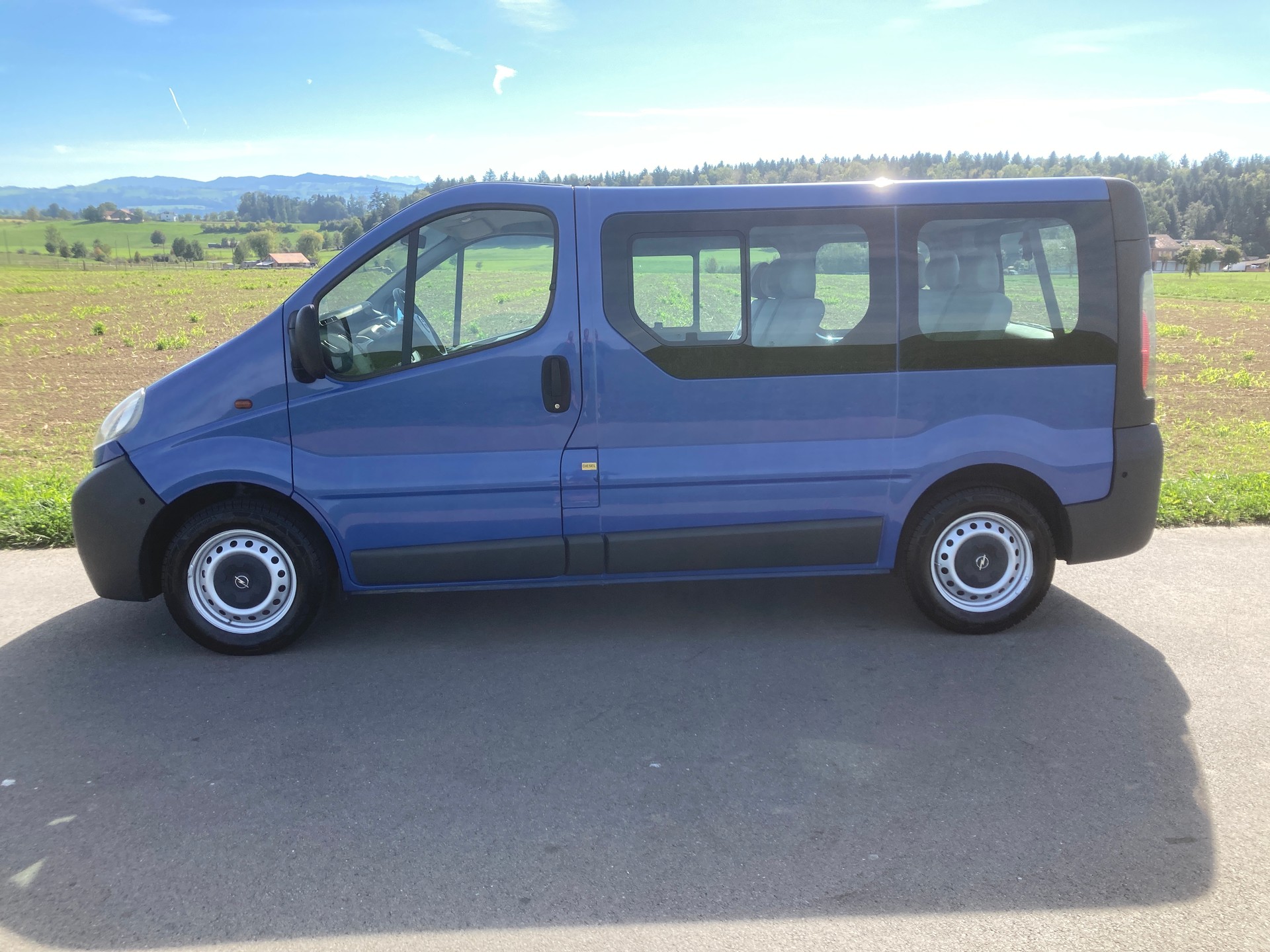 OPEL Vivaro 2.5 CDTI 2.7t-image-4