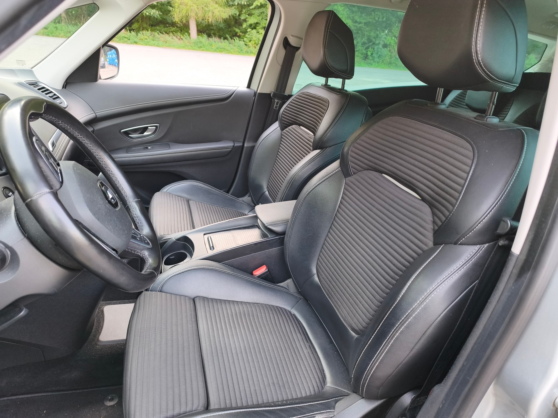 RENAULT 1.3 TCe 160 Intens Advant. EDC-image-3