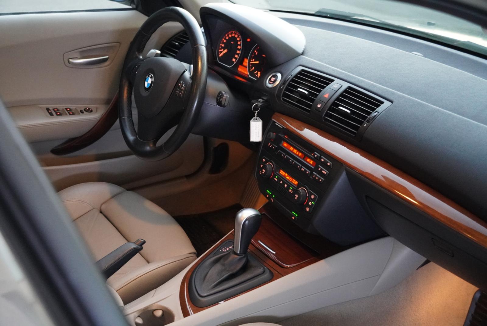 BMW 130i-image-17