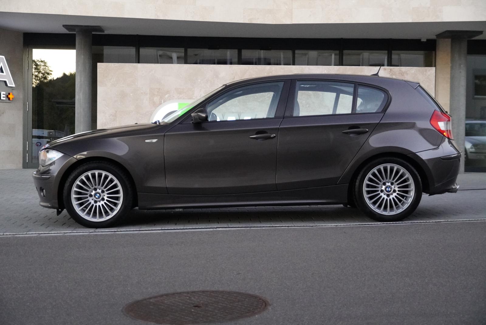 BMW 130i-image-7