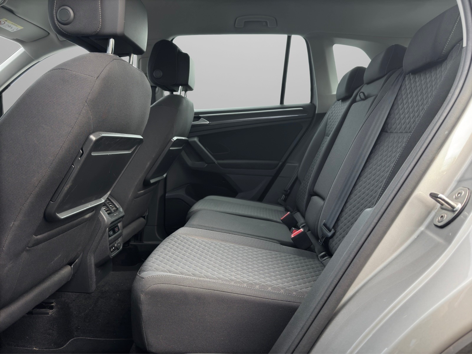 VW Tiguan 2.0 TDI SCR Comfortline 4Motion DSG-image-10