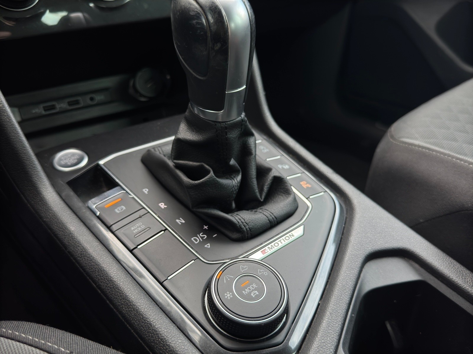 VW Tiguan 2.0 TDI SCR Comfortline 4Motion DSG-image-16