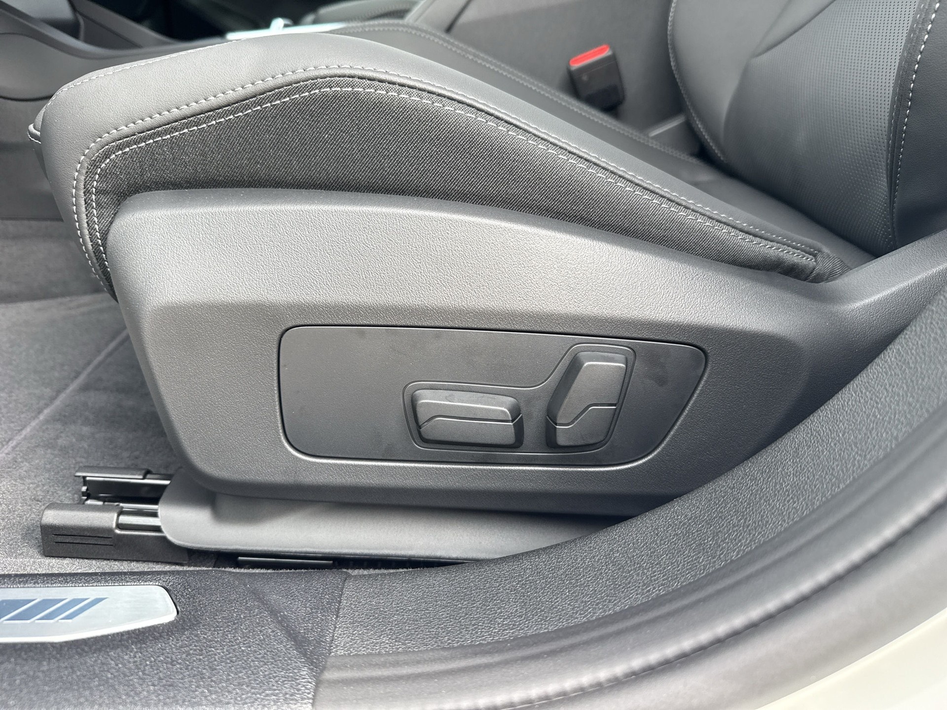 BMW 120d M Sport Pro Steptronic-image-18