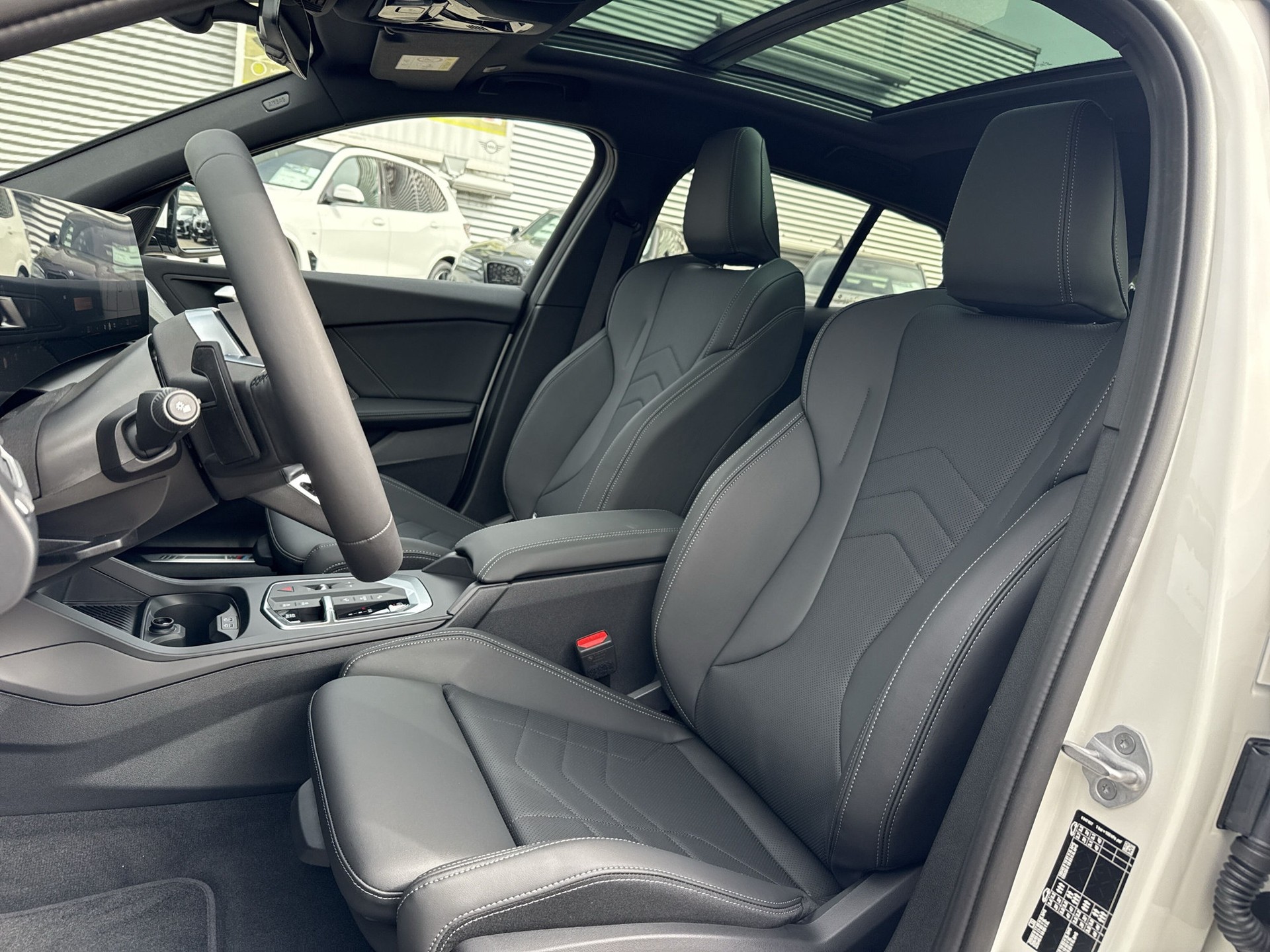 BMW 120d M Sport Pro Steptronic-image-9